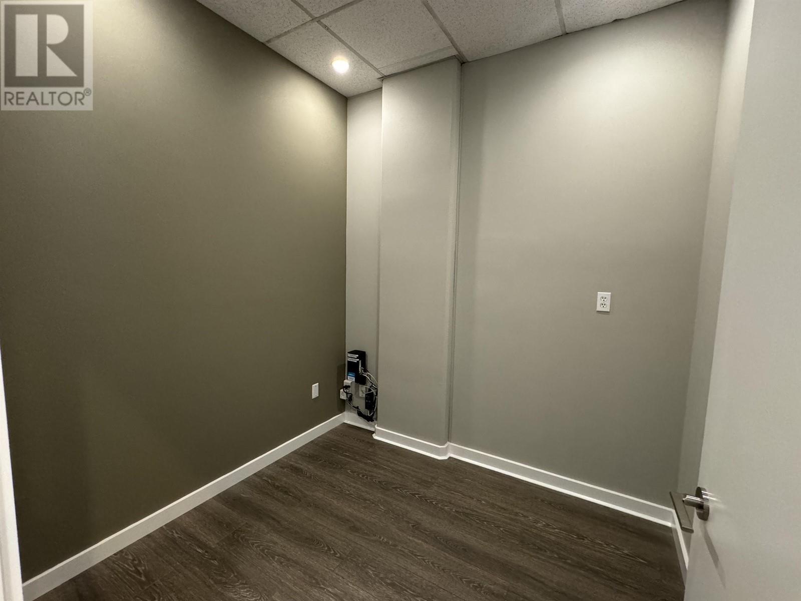 2025 8888 Odlin Crescent Property Photo 7