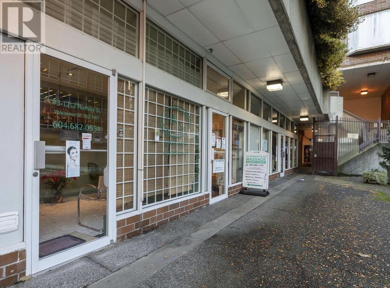 3 1353 Hornby Street Property Photo