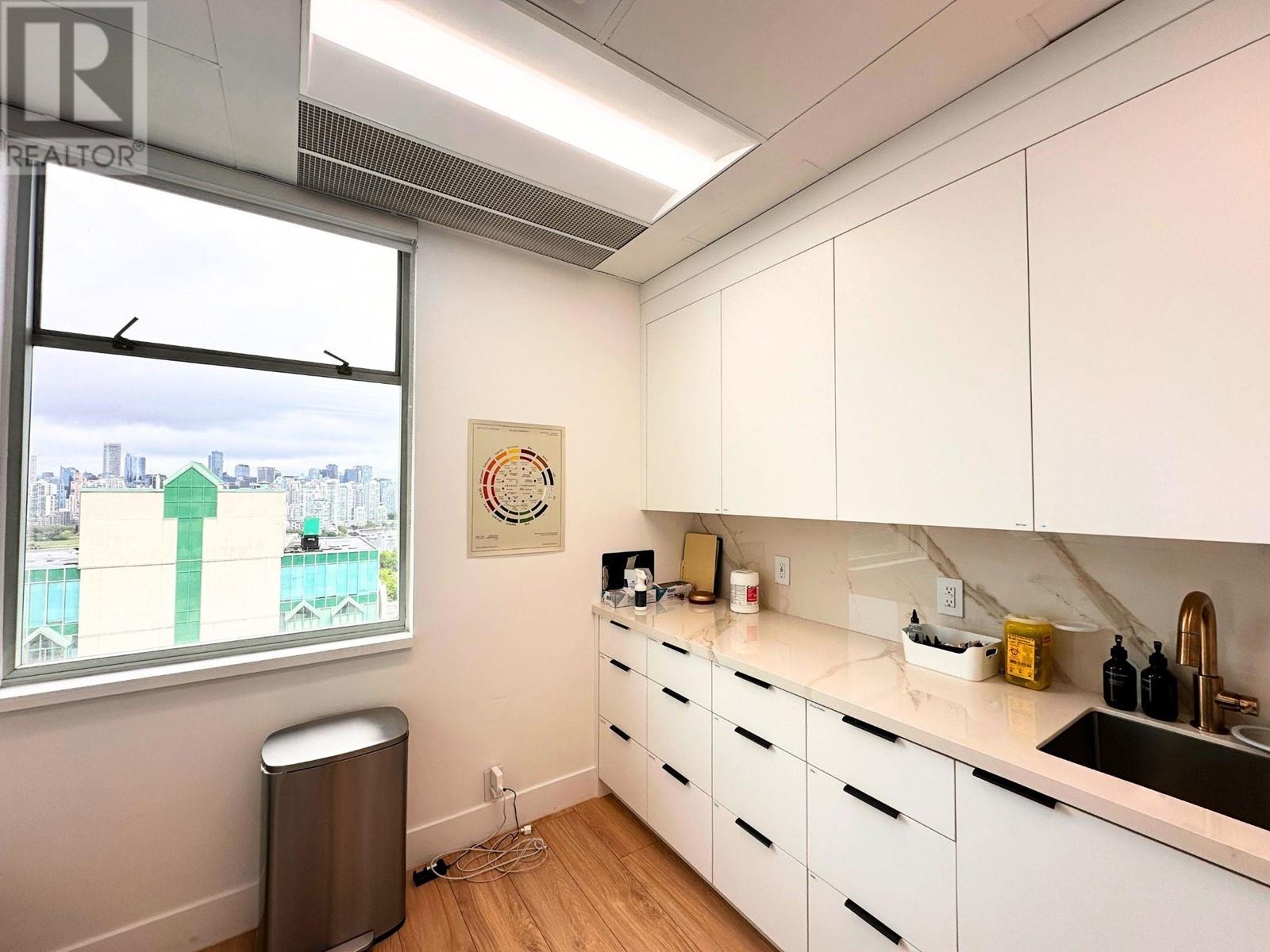 750 West Broadway #1407a Property Photo 3