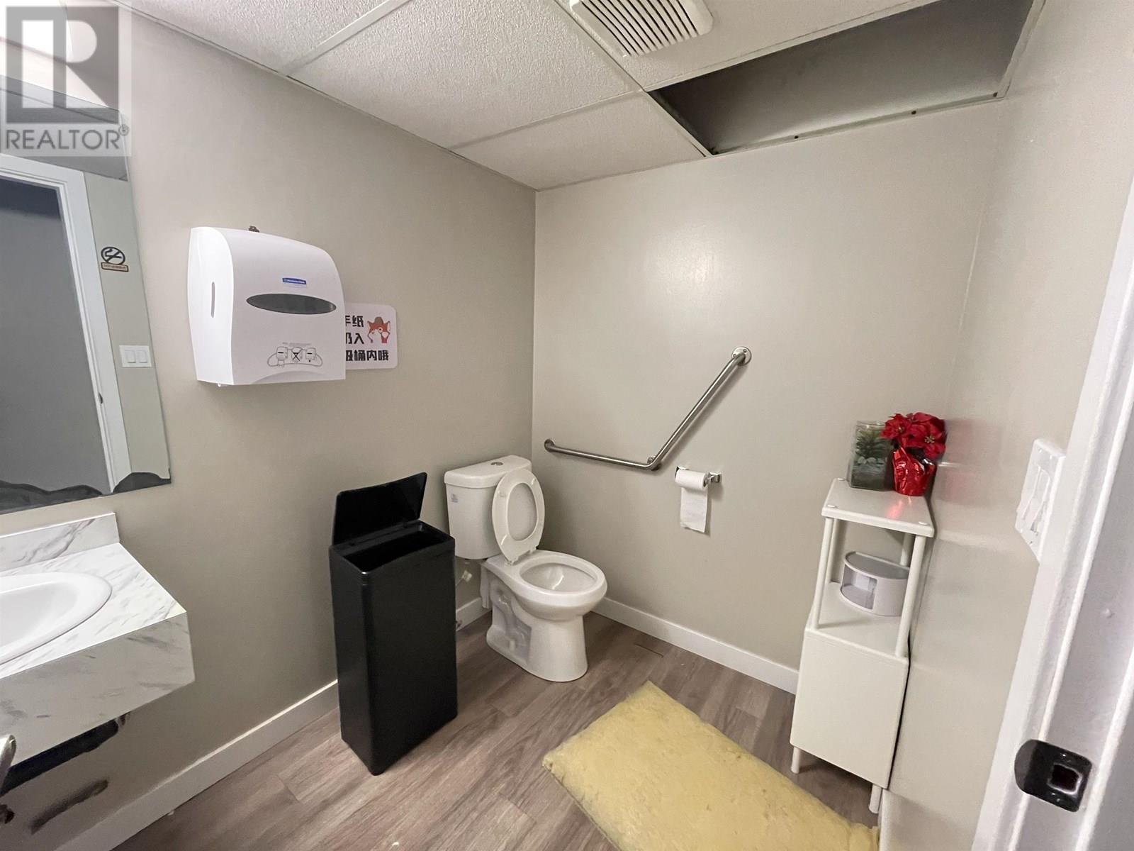 740 4400 Hazelbridge Way Property Photo 6