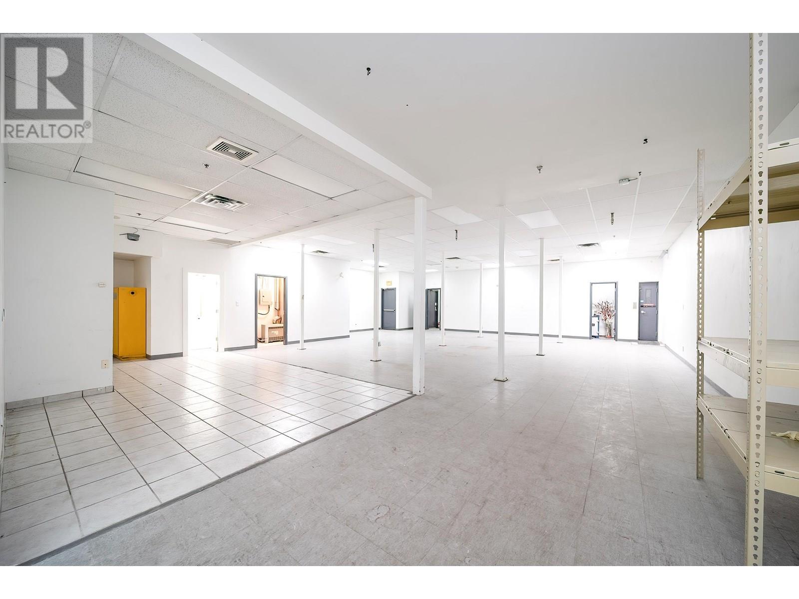 14 3871 North Fraser Way Property Photo 8