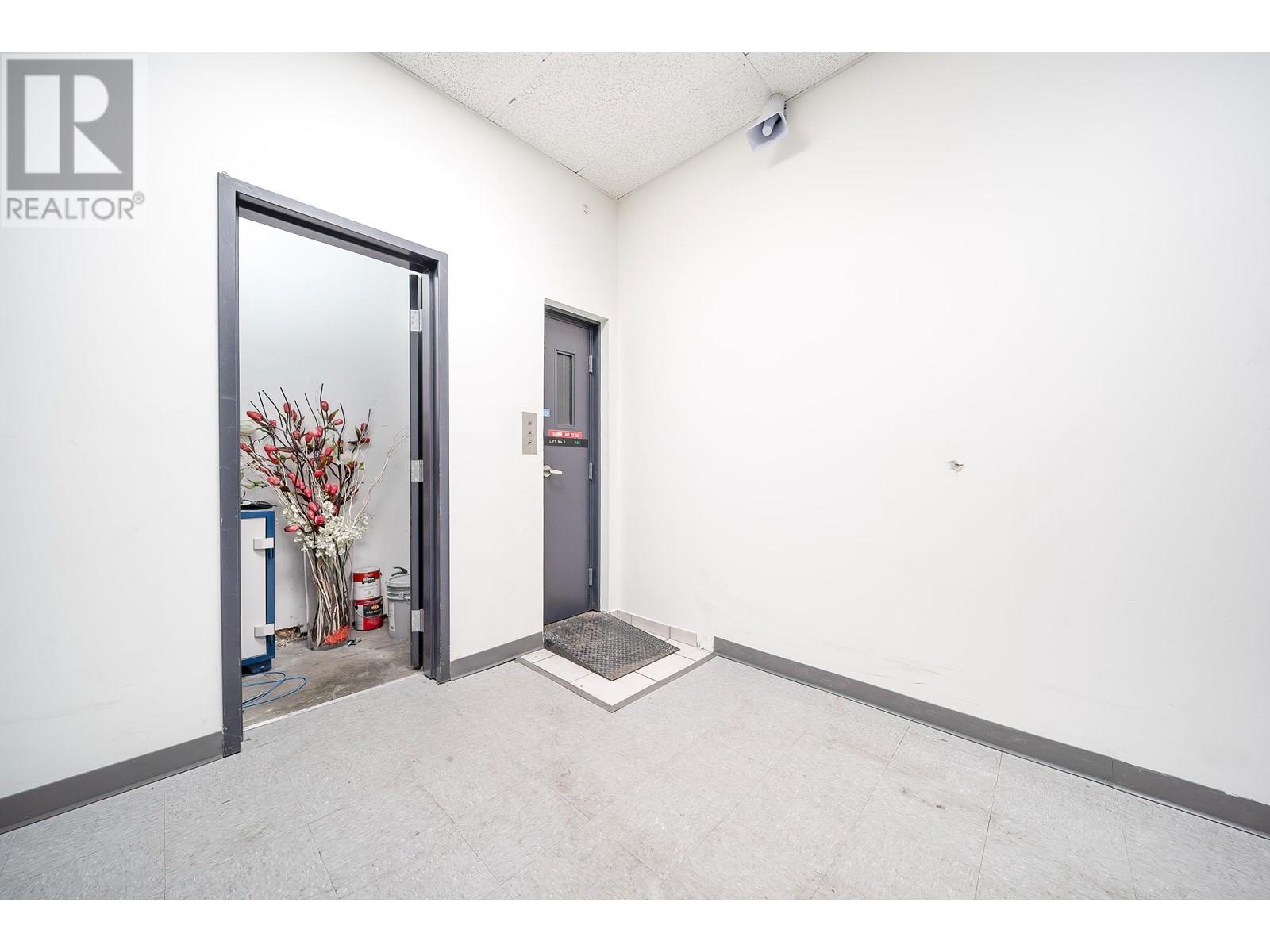 14 3871 North Fraser Way Property Photo 12