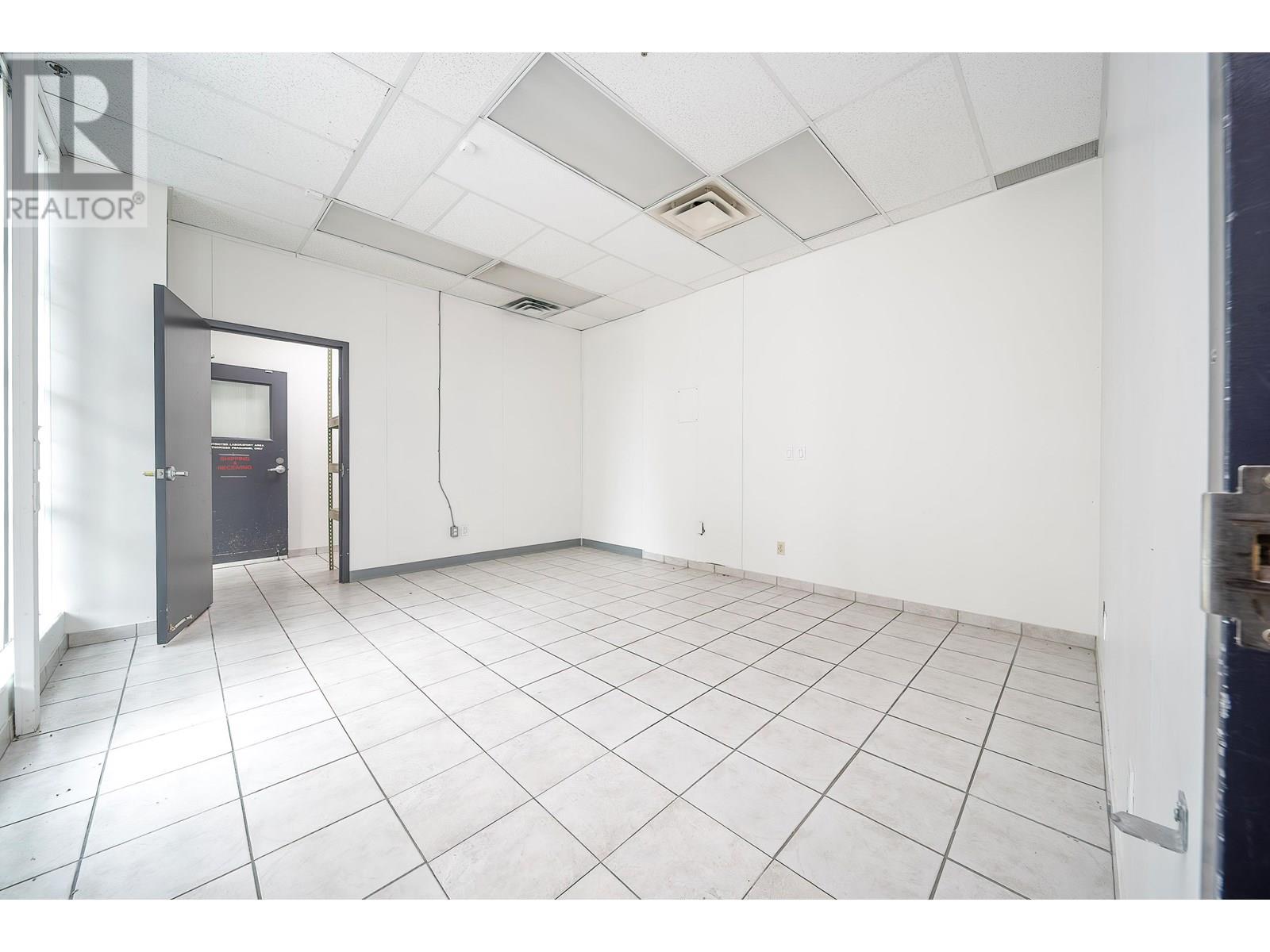 14 3871 North Fraser Way Property Photo 15