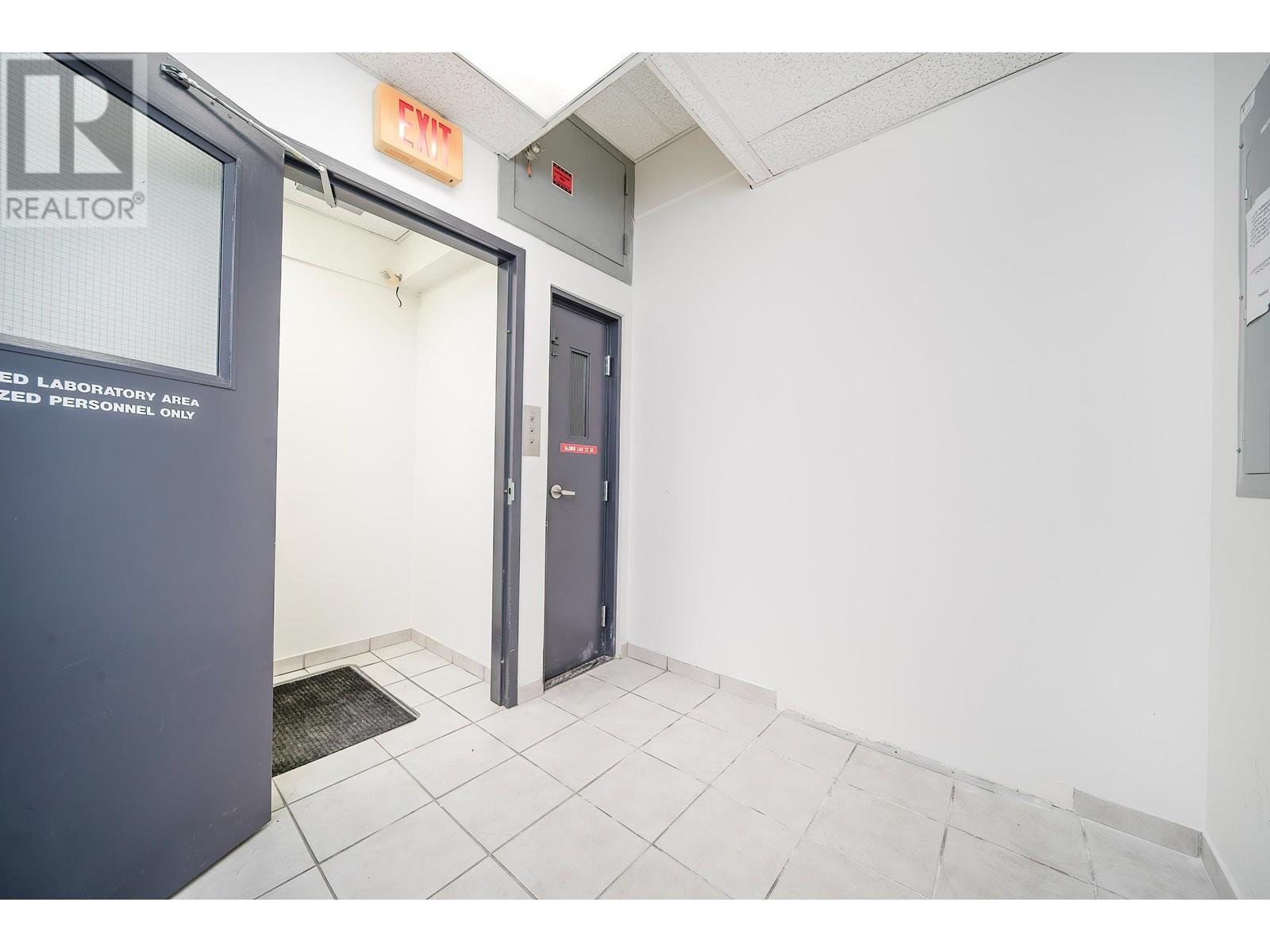 14 3871 North Fraser Way Property Photo 28