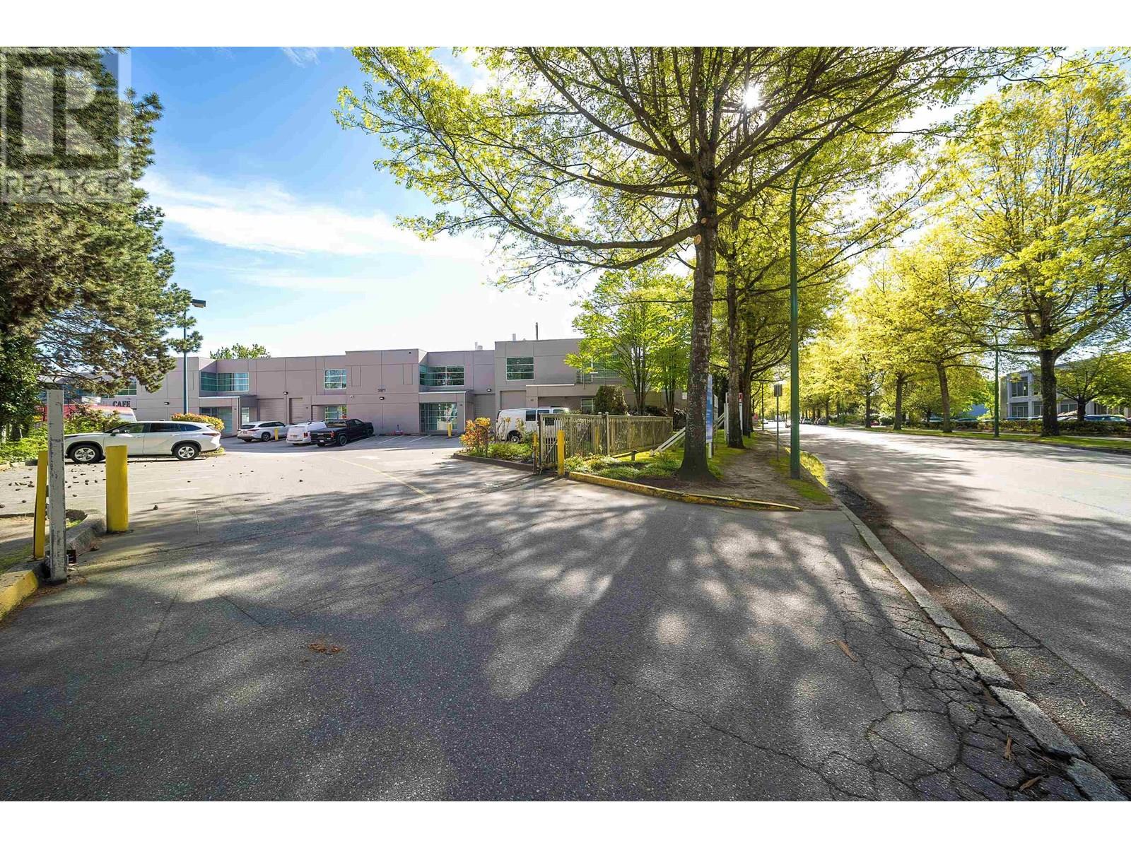 14 3871 North Fraser Way Property Photo 30