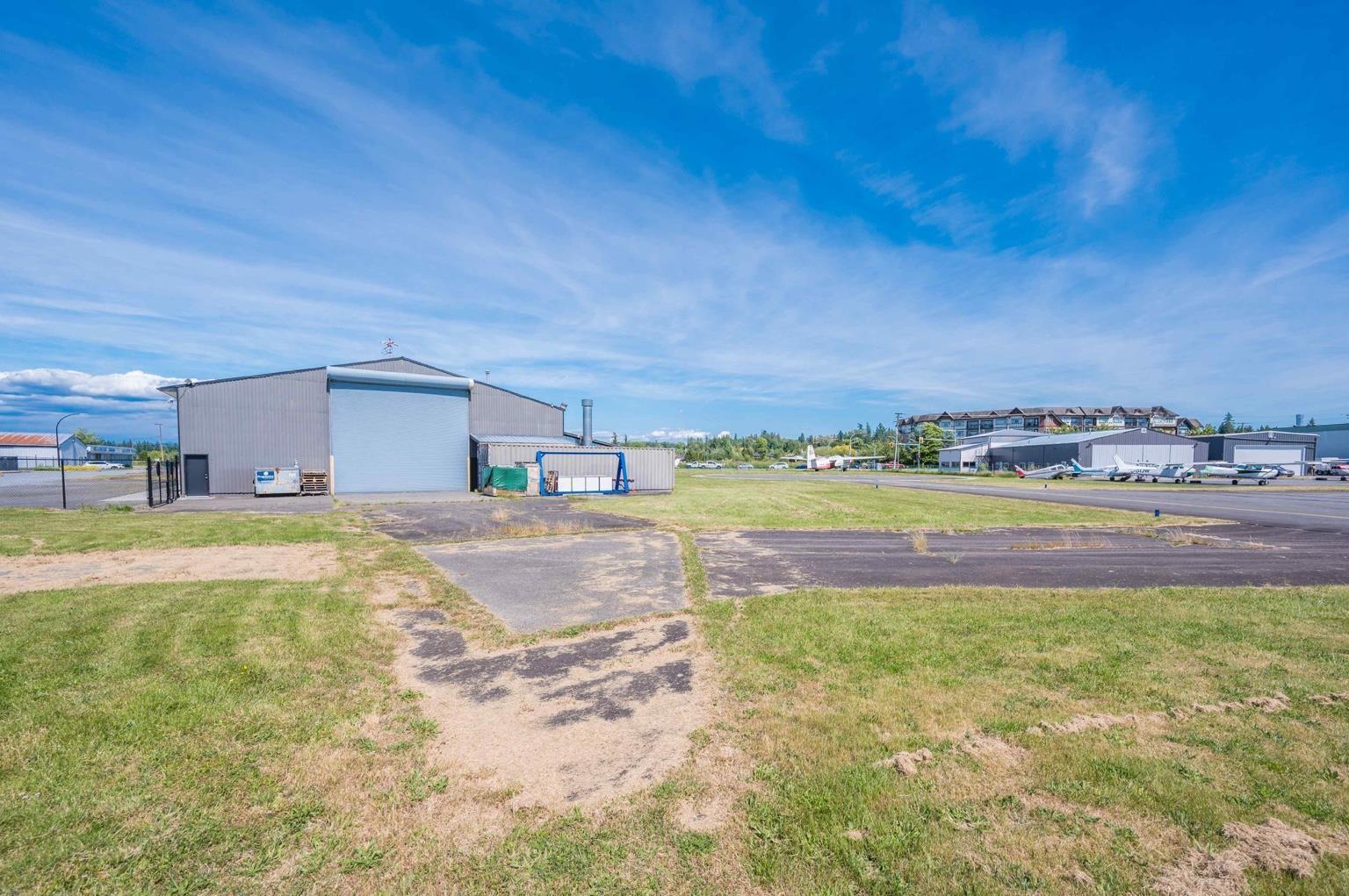 7 5385 216 Street Property Photo 7