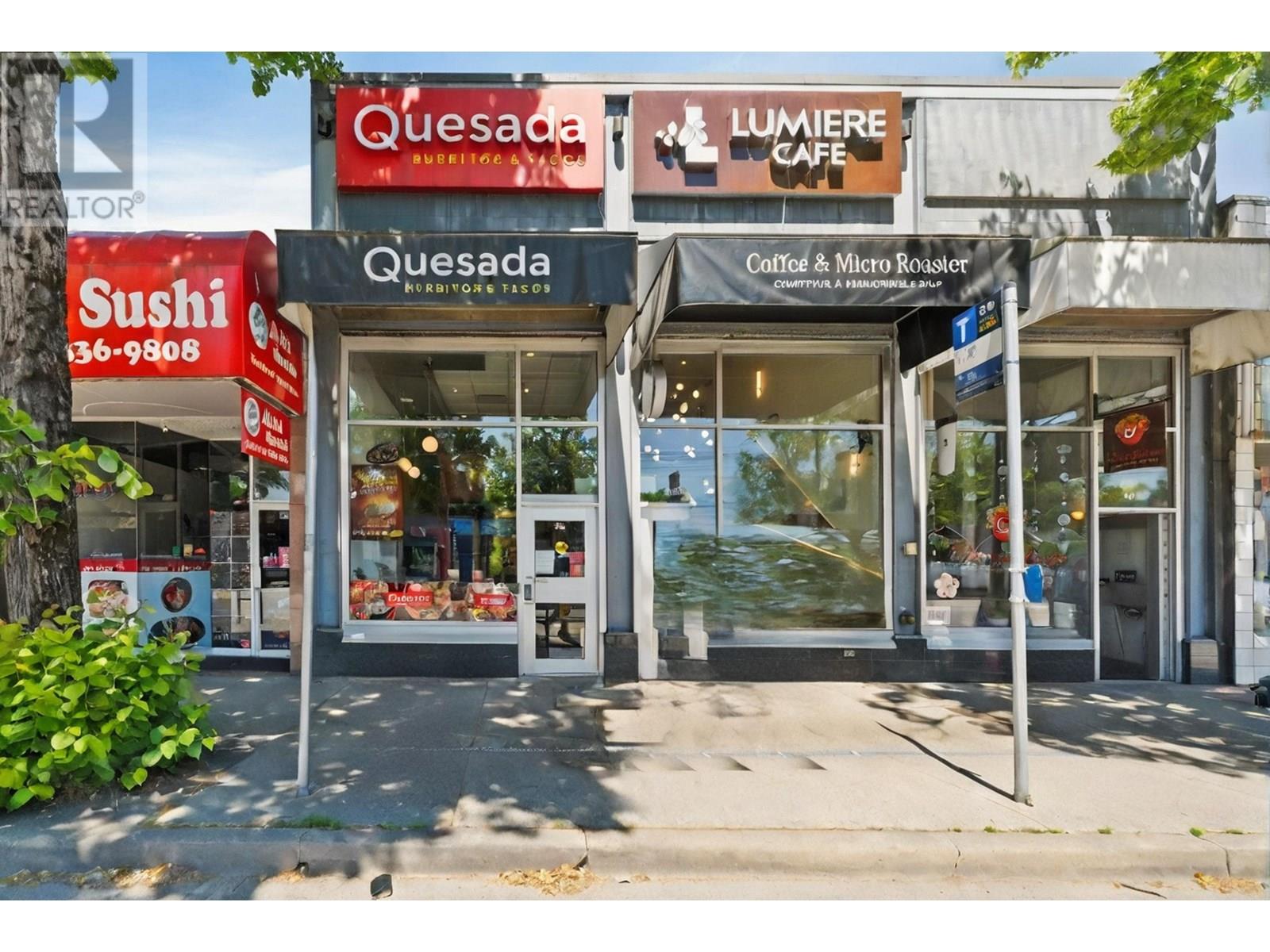 2813-2815-2817 W Broadway Property Photo 1