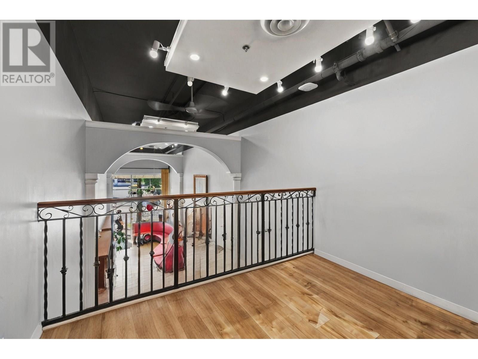 2813-2815-2817 W Broadway Property Photo 10