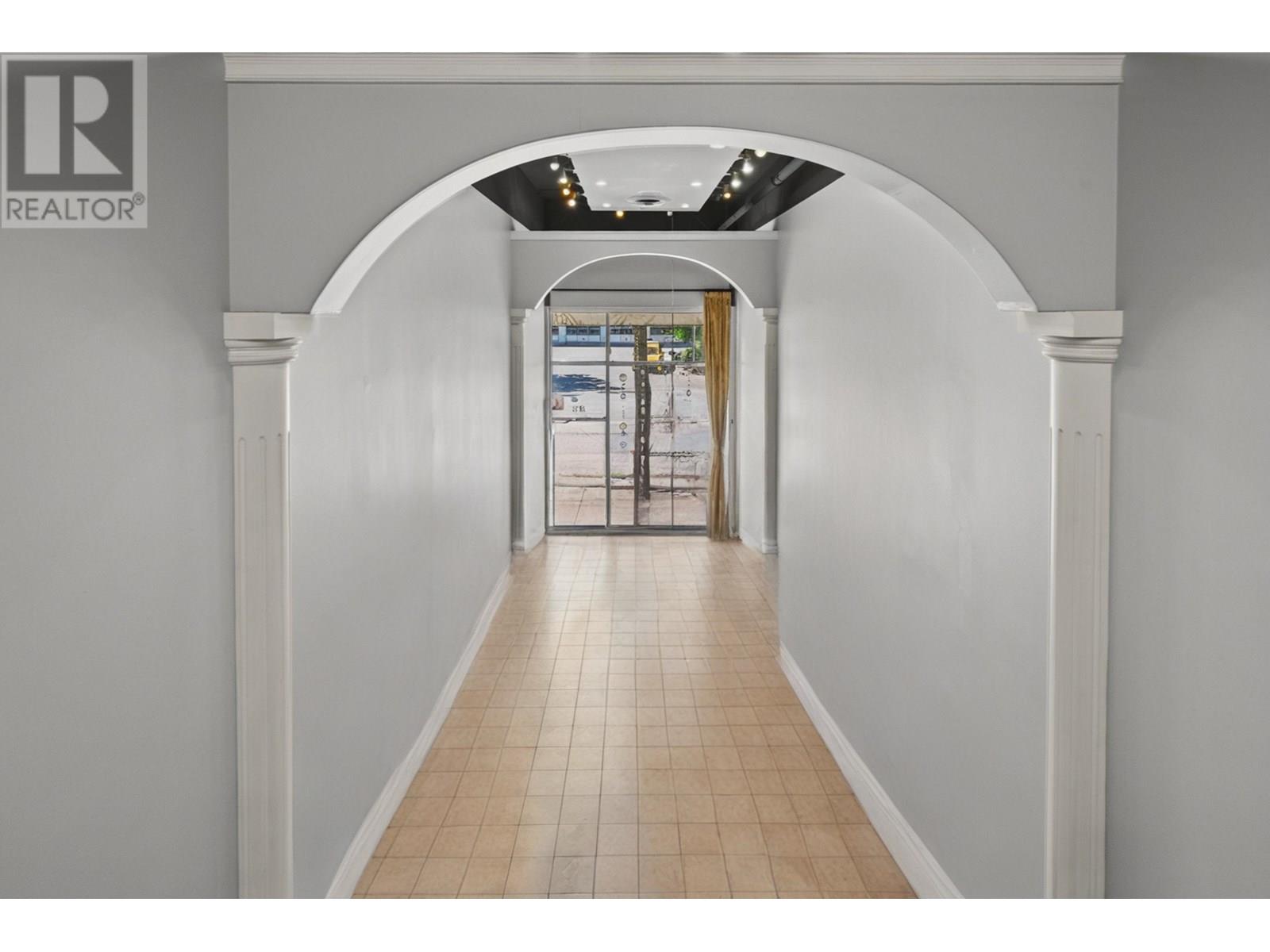 2813-2815-2817 W Broadway Property Photo 11