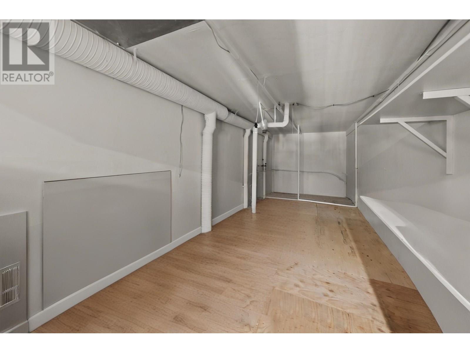 2813-2815-2817 W Broadway Property Photo 22