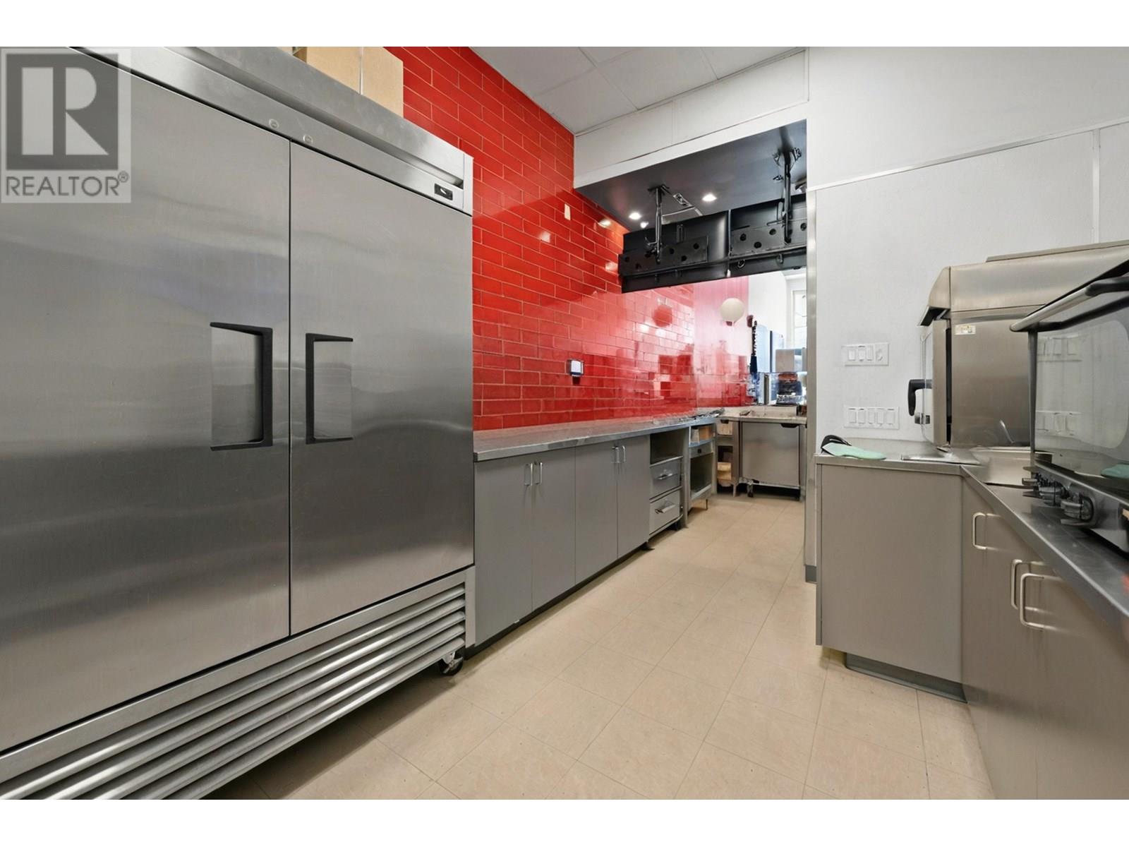 2813-2815-2817 W Broadway Property Photo 26