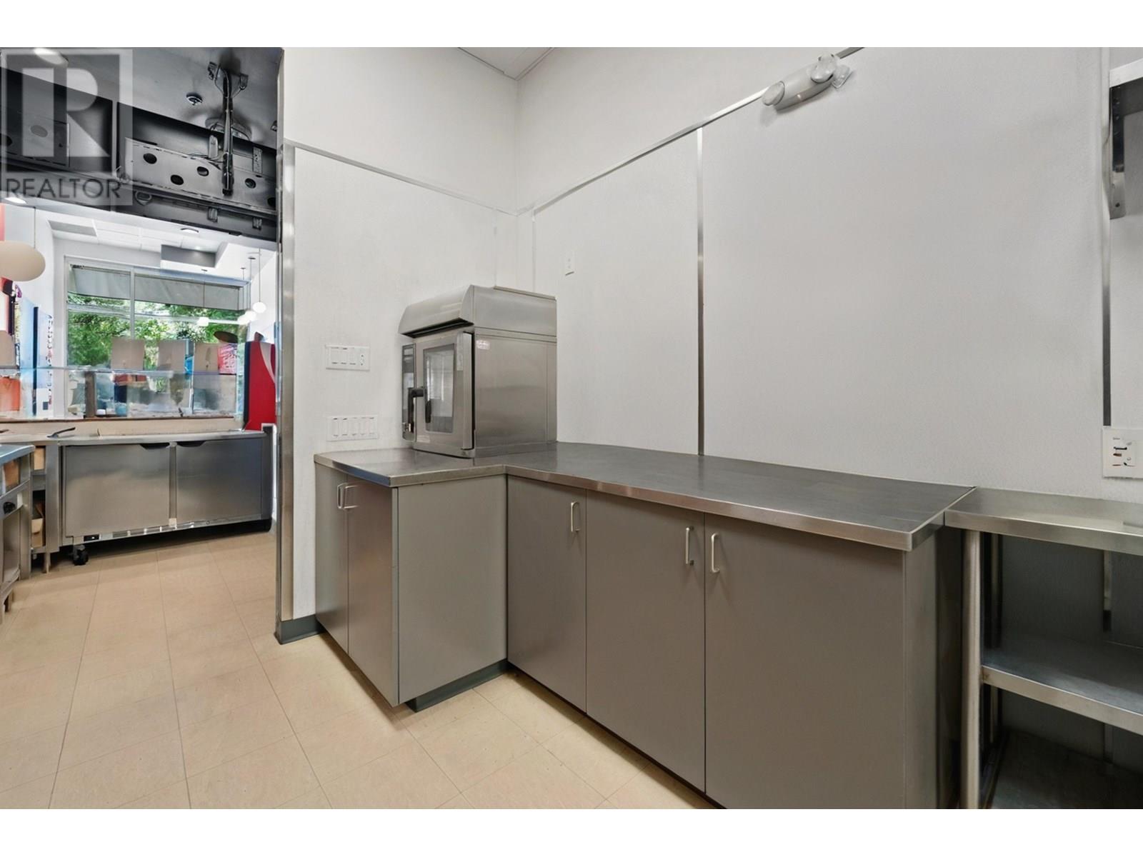 2813-2815-2817 W Broadway Property Photo 27