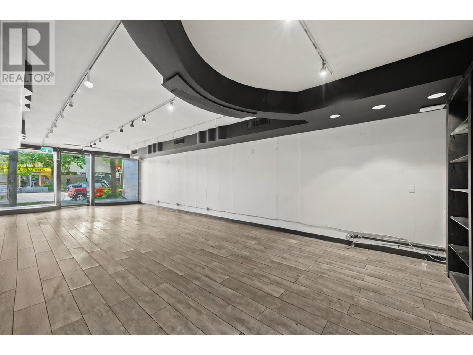 2871-2873 W Broadway Property Photo 3
