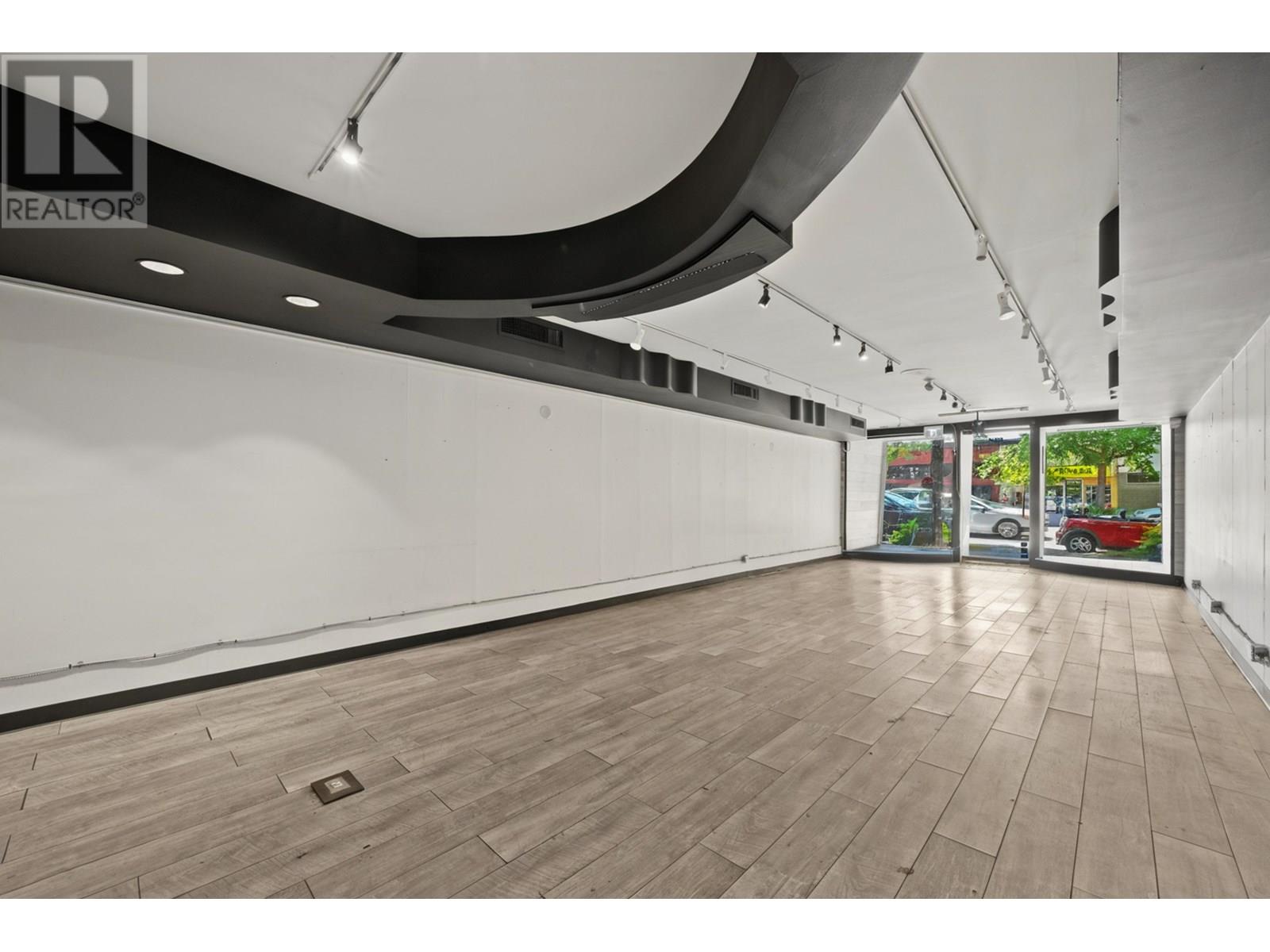2871-2873 W Broadway Property Photo 5