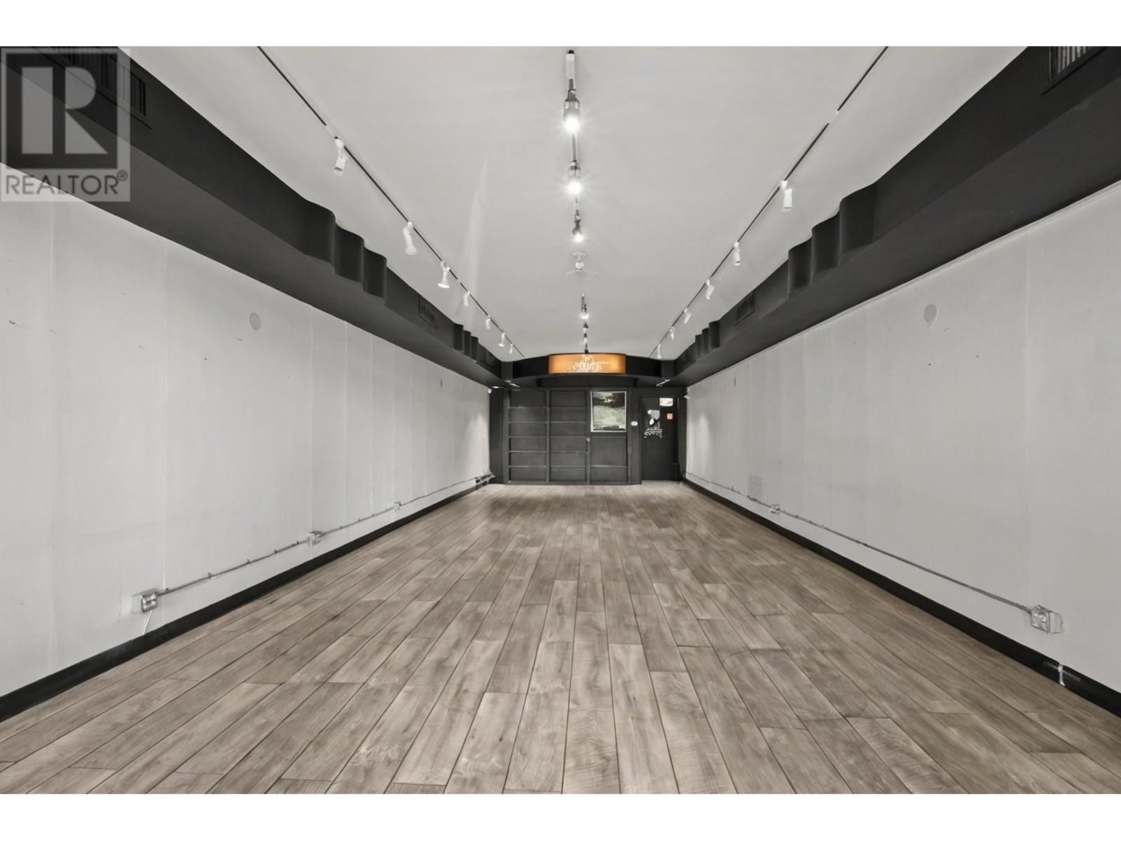 2871-2873 W Broadway Property Photo 7