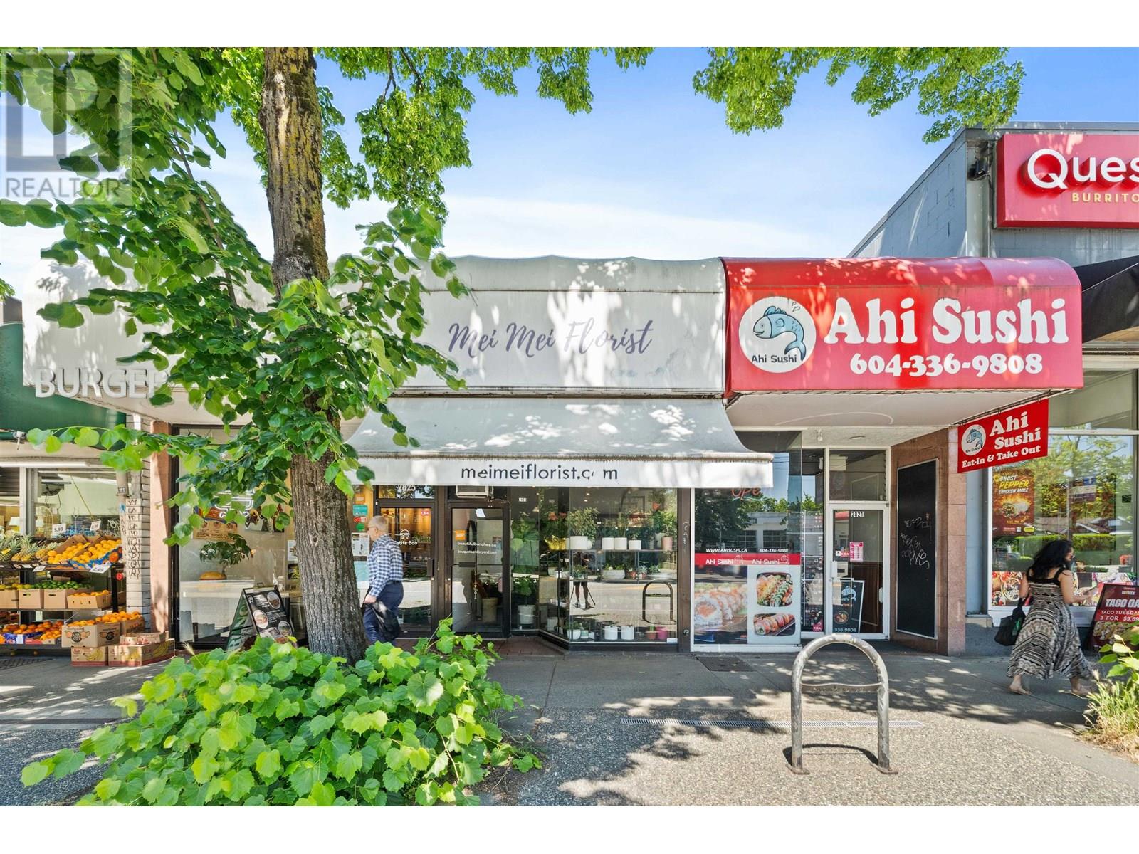 2821-2823-2825 W BROADWAY Property Photo 1