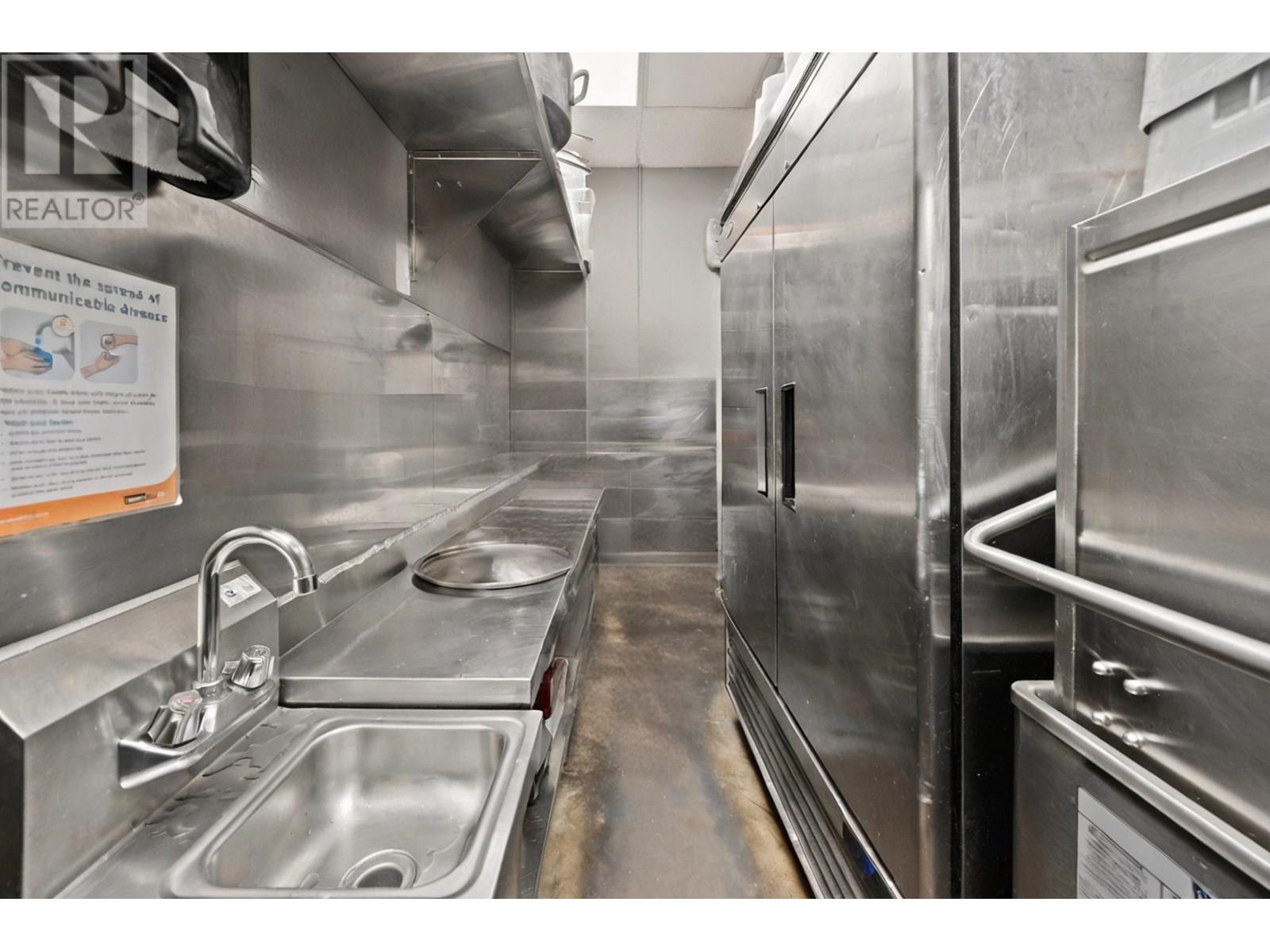 2821-2823-2825 W Broadway Property Photo 25