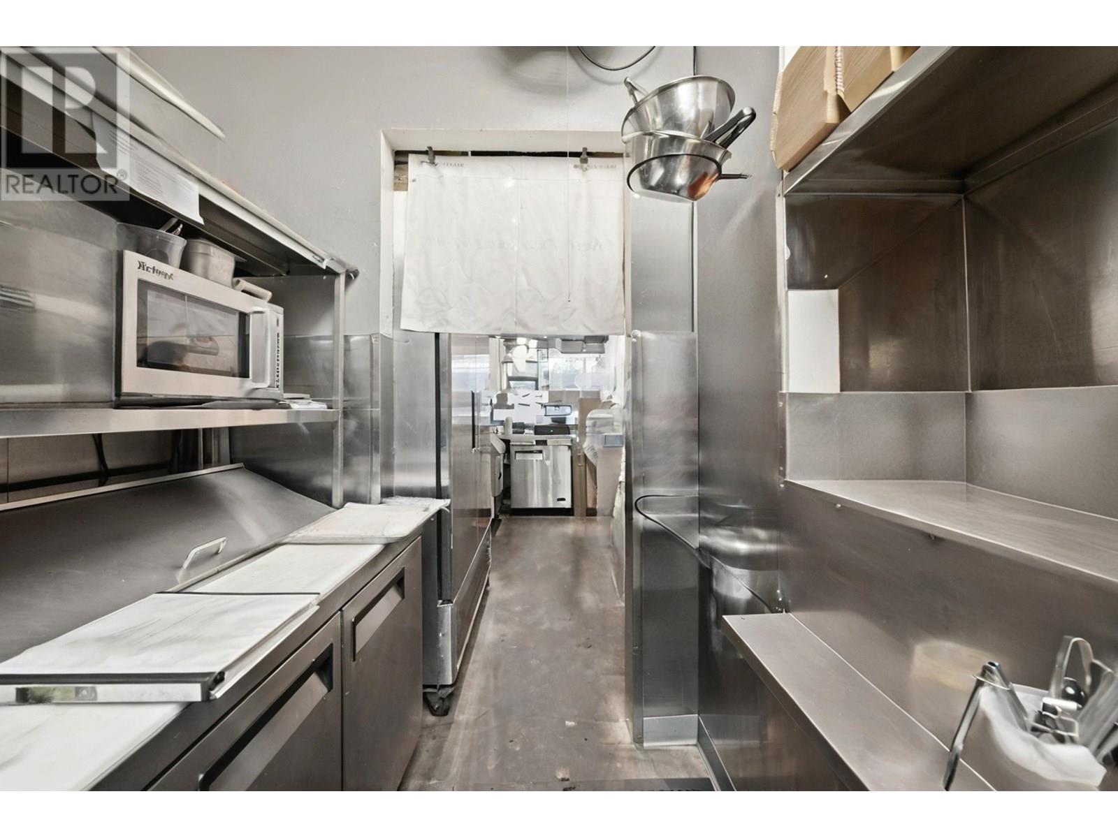 2821-2823-2825 W Broadway Property Photo 26