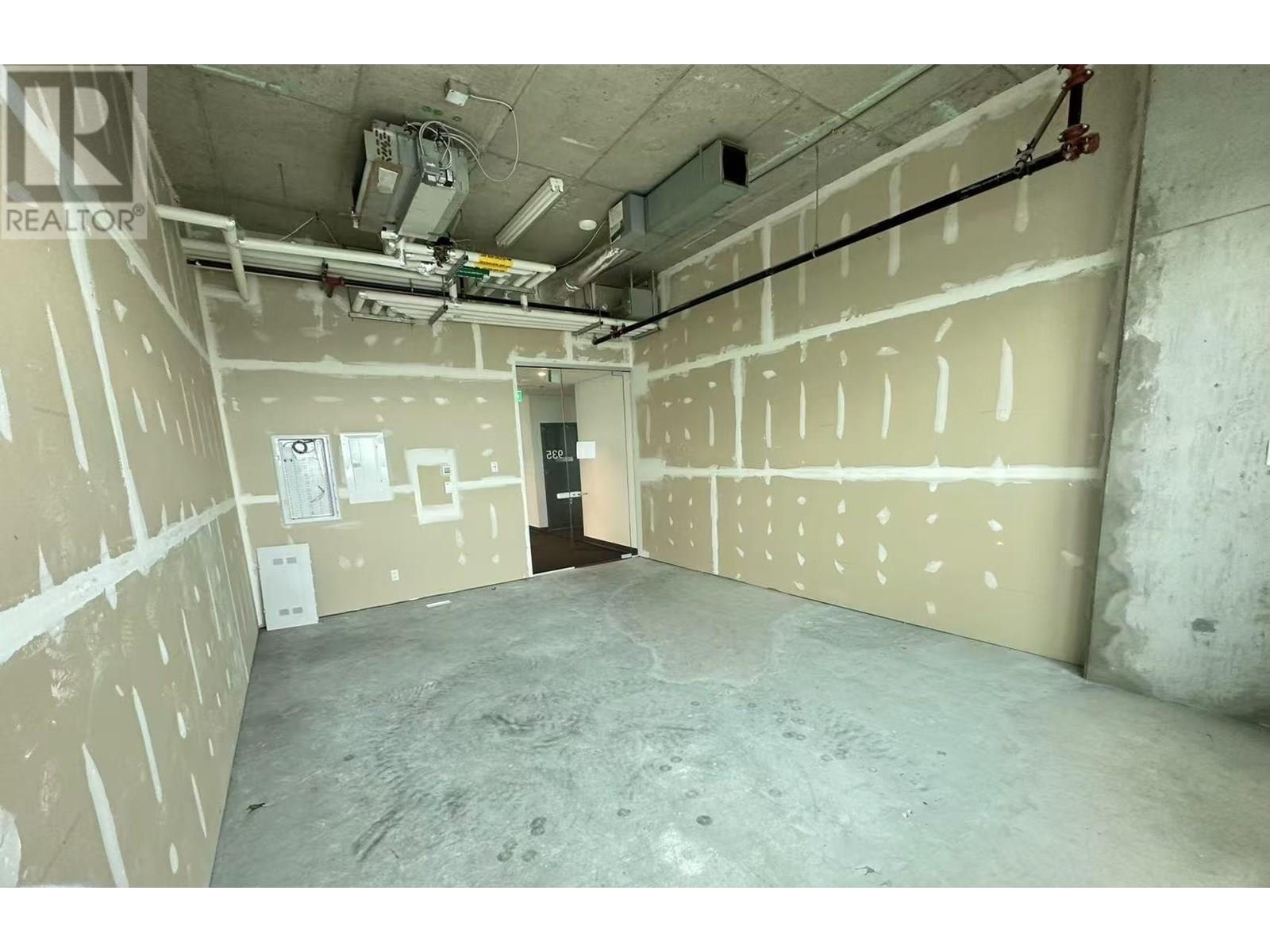 935 8477 Bridgeport Road Property Photo 3