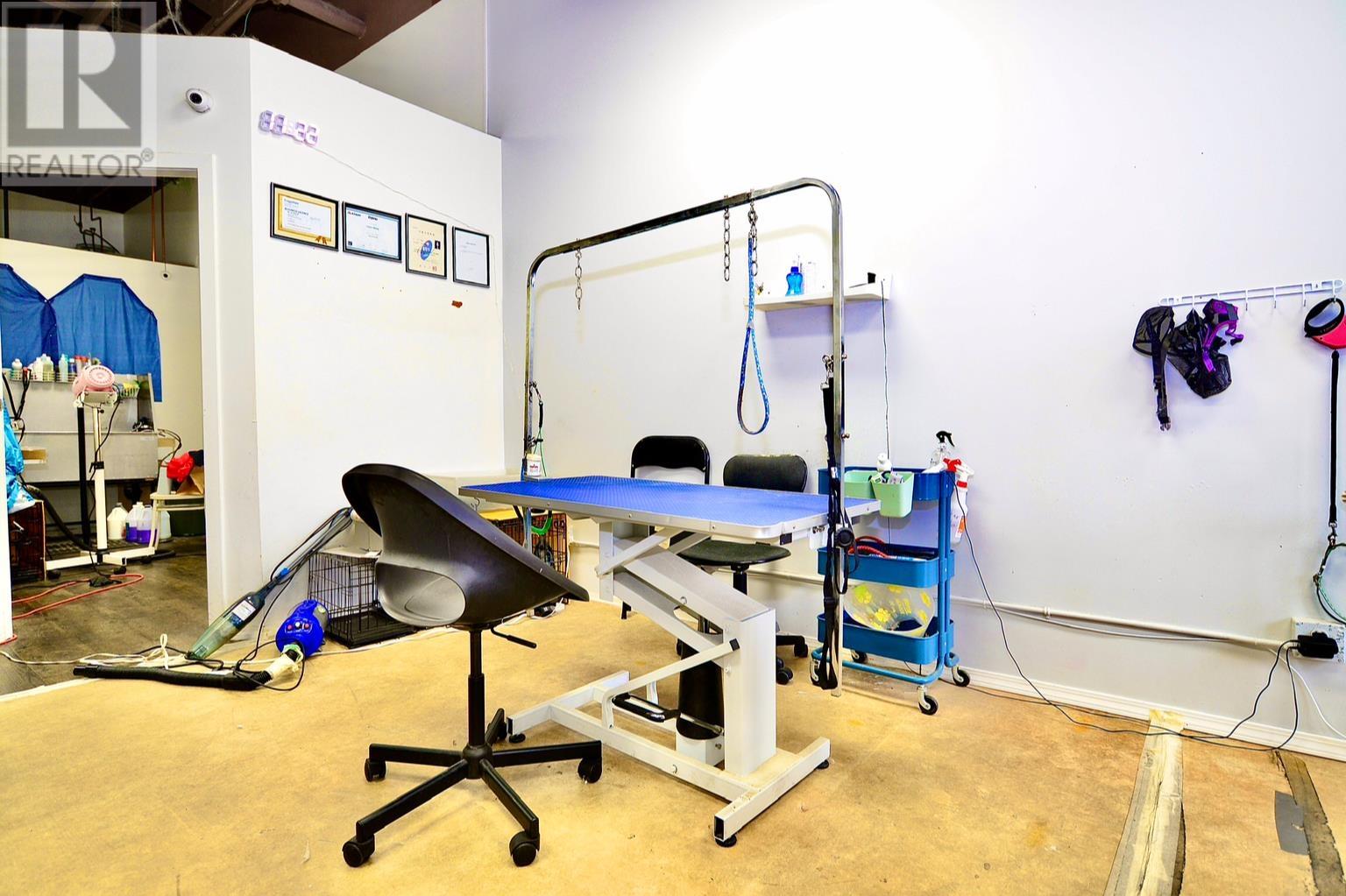 14 2662 Austin Avenue Property Photo 6