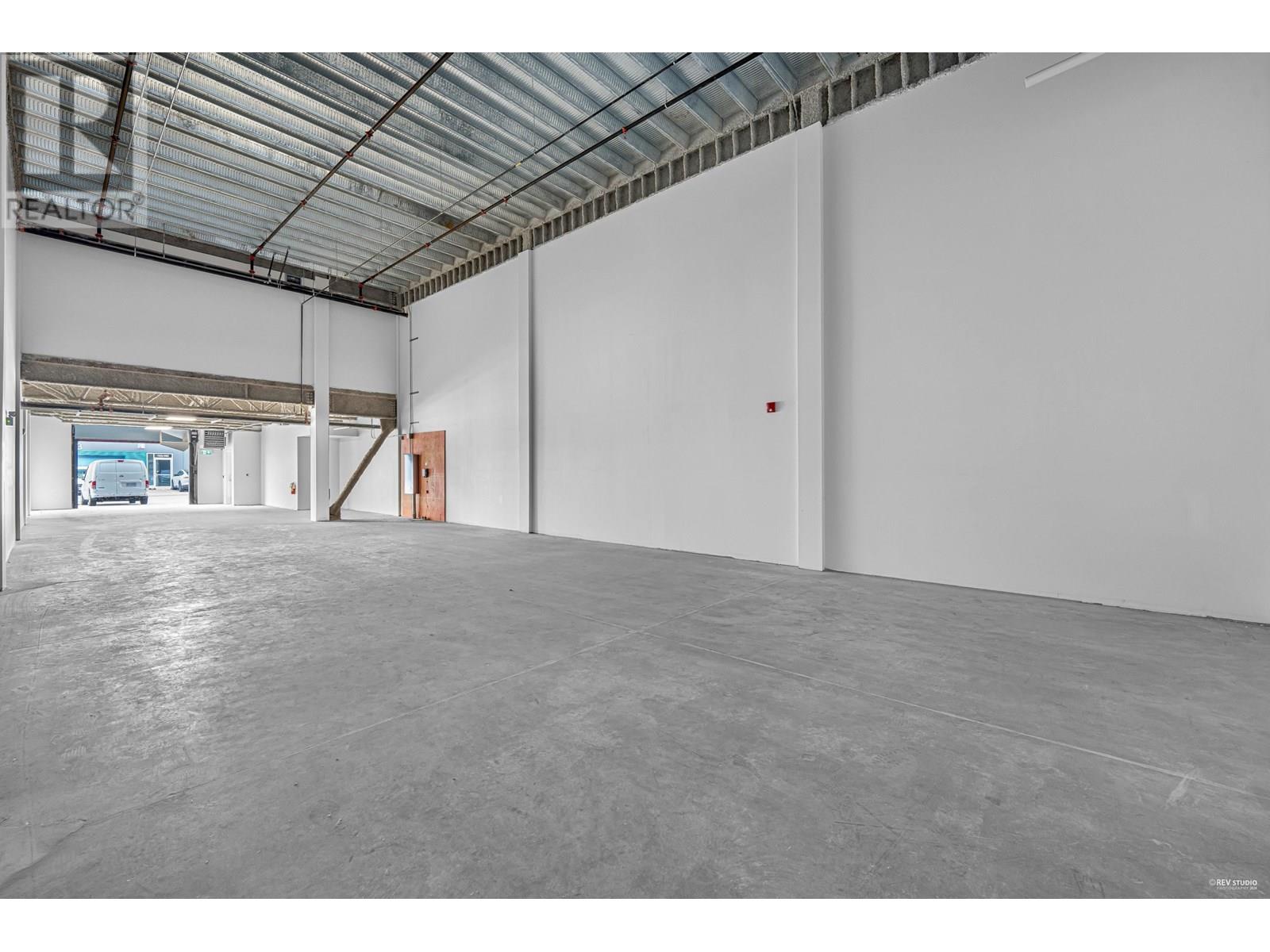A119 4899 Vanguard Road Property Photo 9