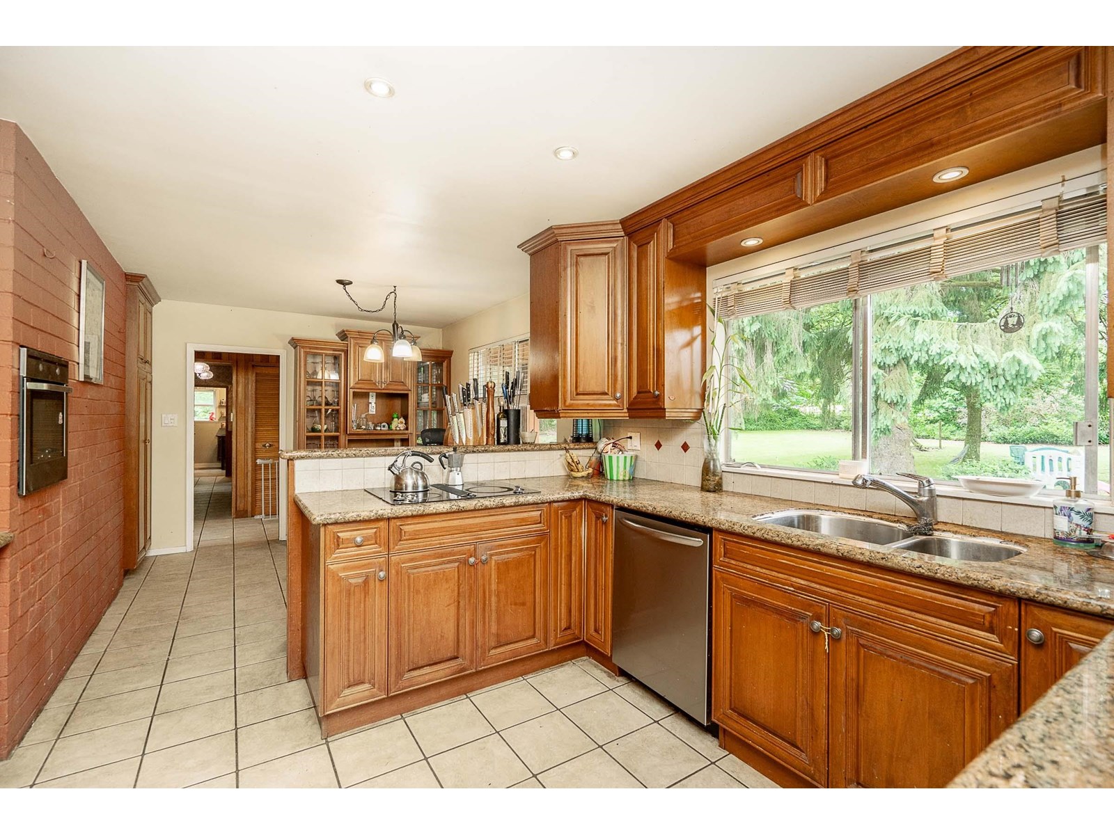5948 156 Street Property Photo 12