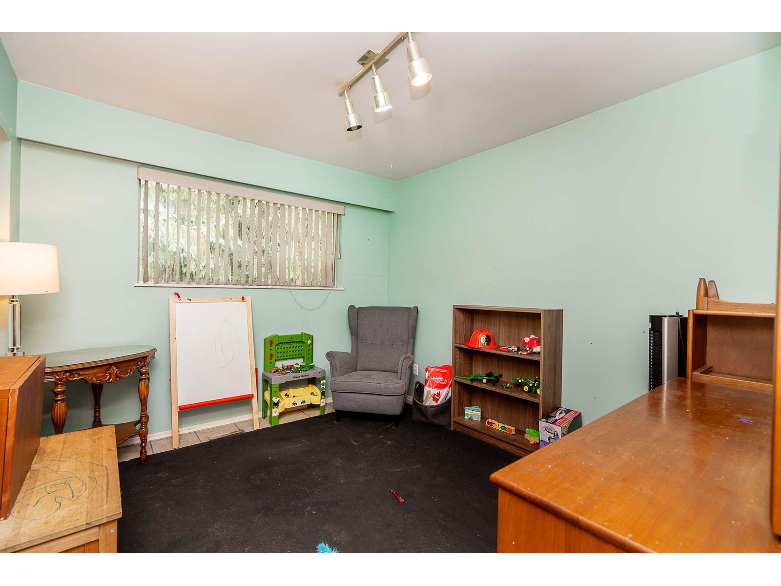 5948 156 Street Property Photo 15