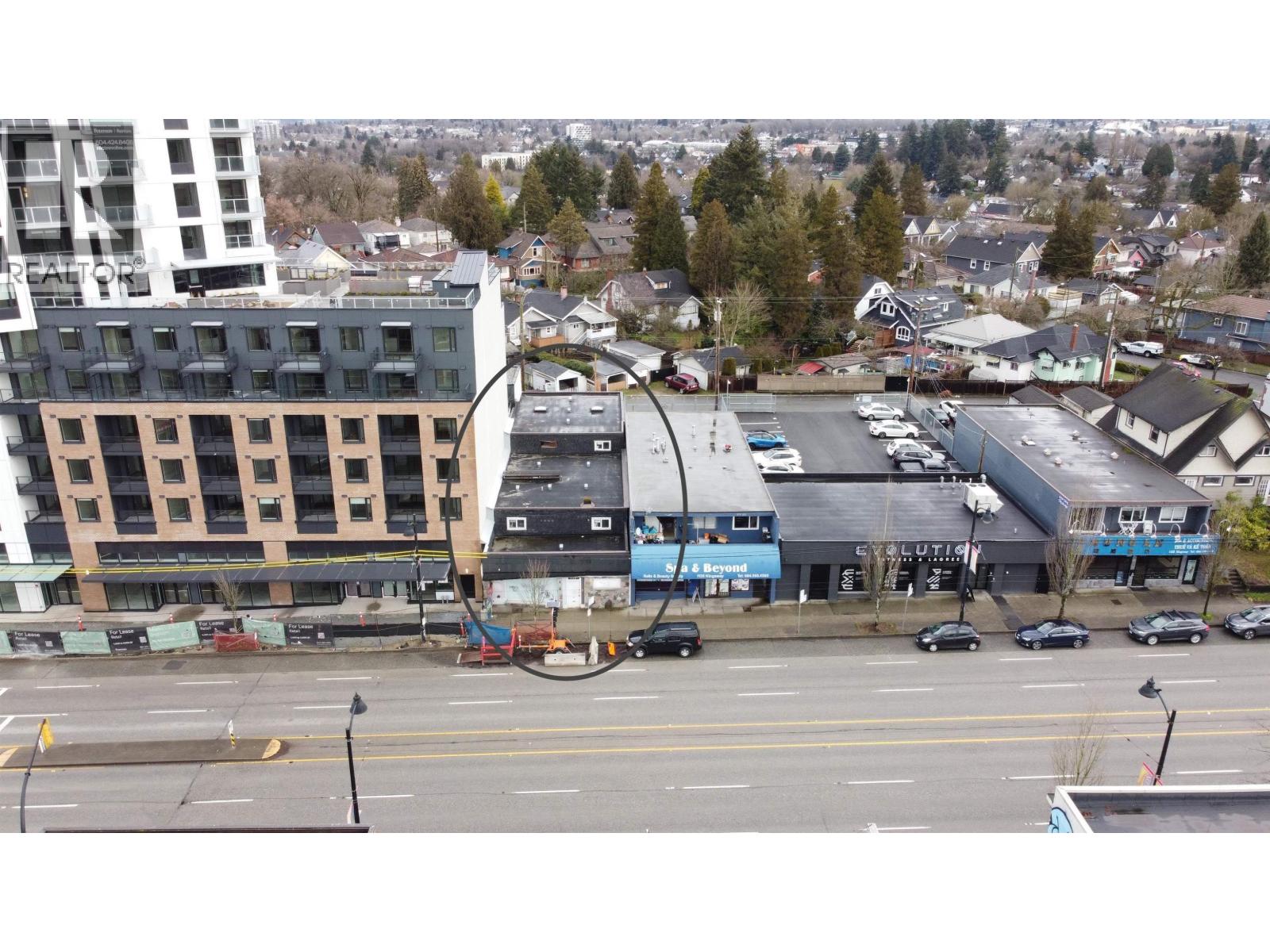 1129 KINGSWAY Property Photo 1