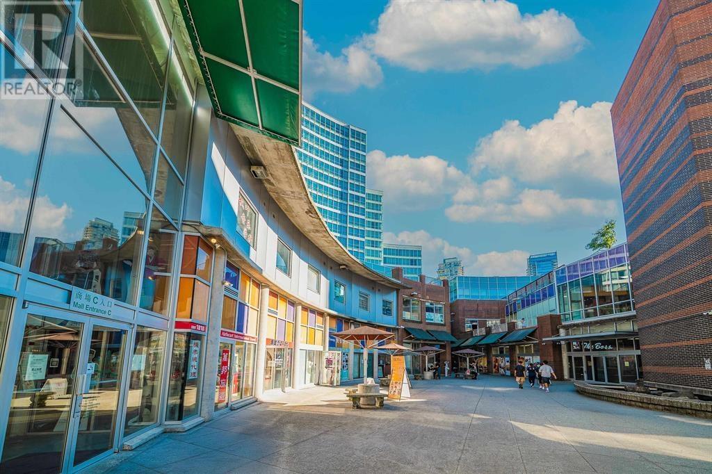 2820 4500 Kingsway Property Photo 5