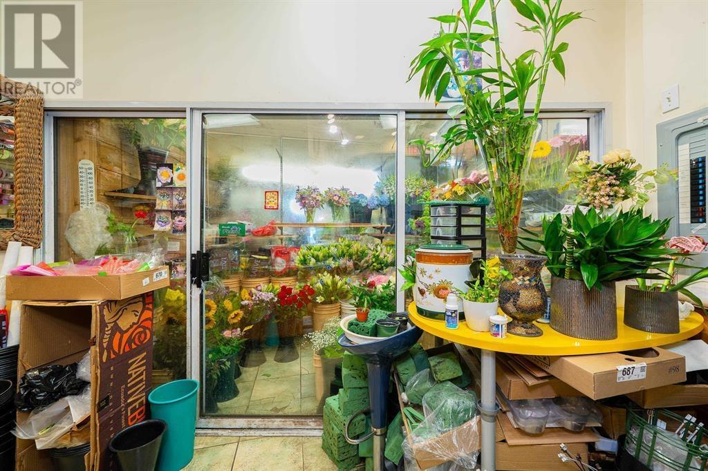 2820 4500 Kingsway Property Photo 9