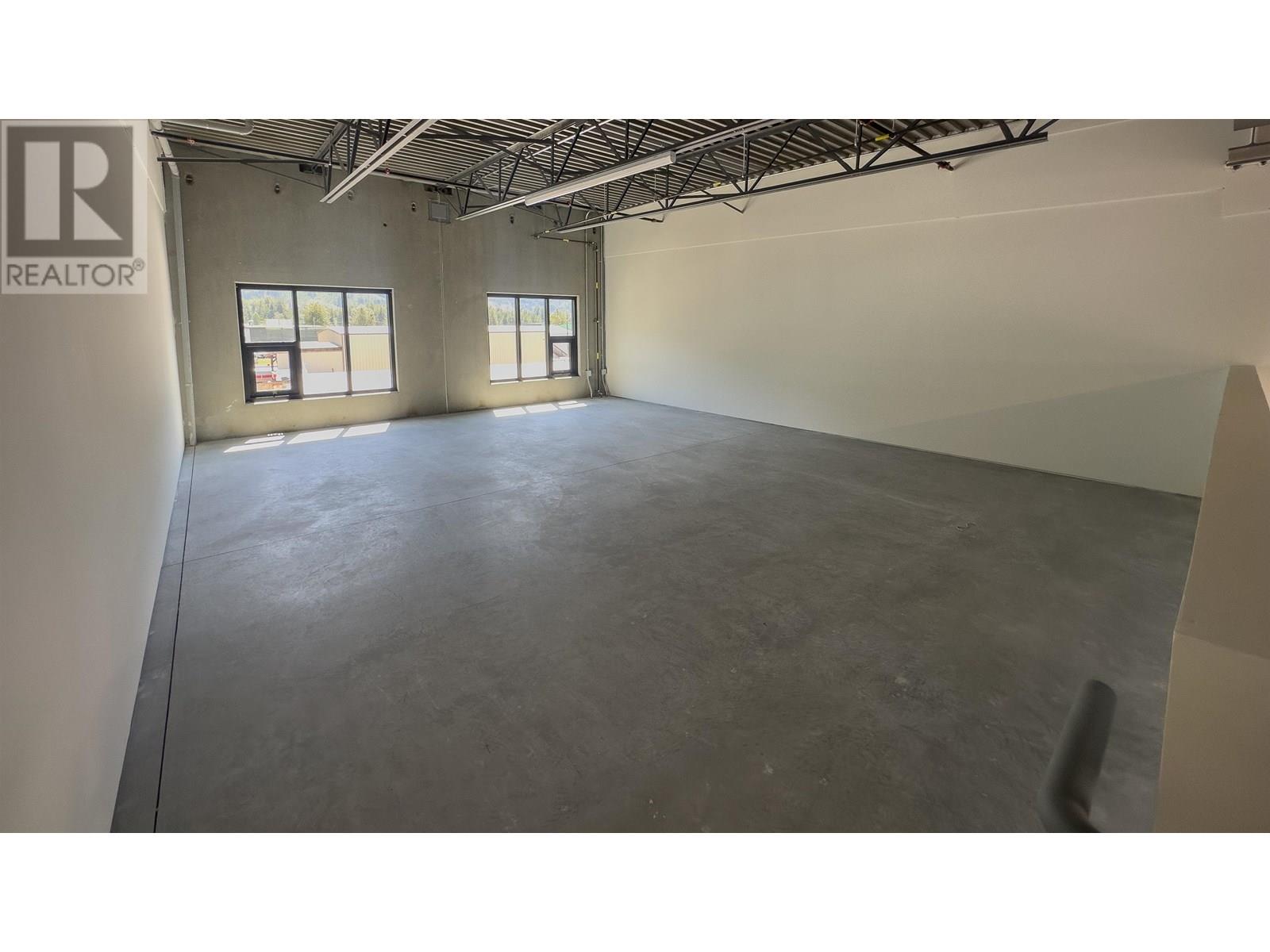 17 7342 Industrial Way Property Photo 23