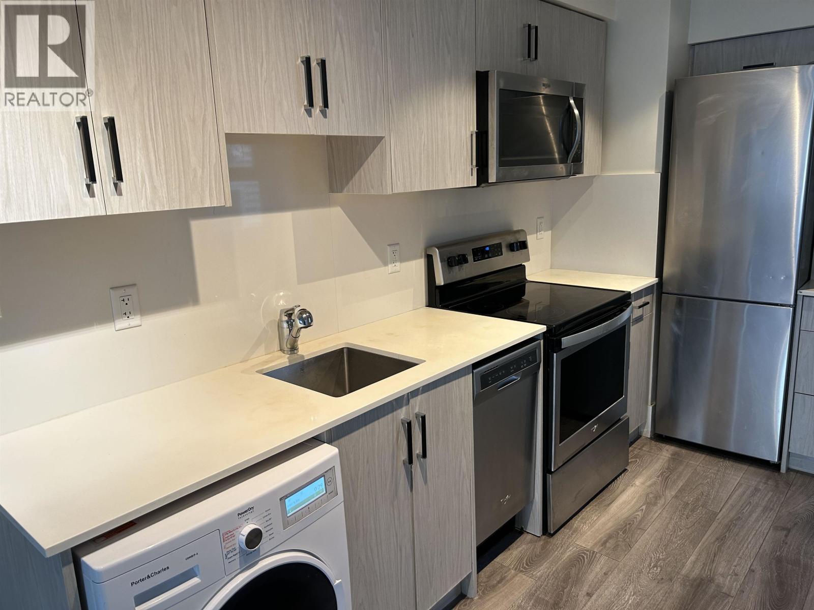 8687 Selkirk Street Property Photo 2