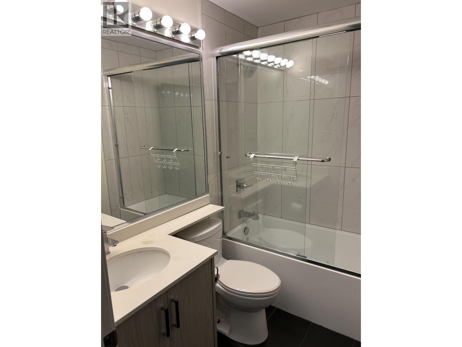 8687 Selkirk Street Property Photo 4