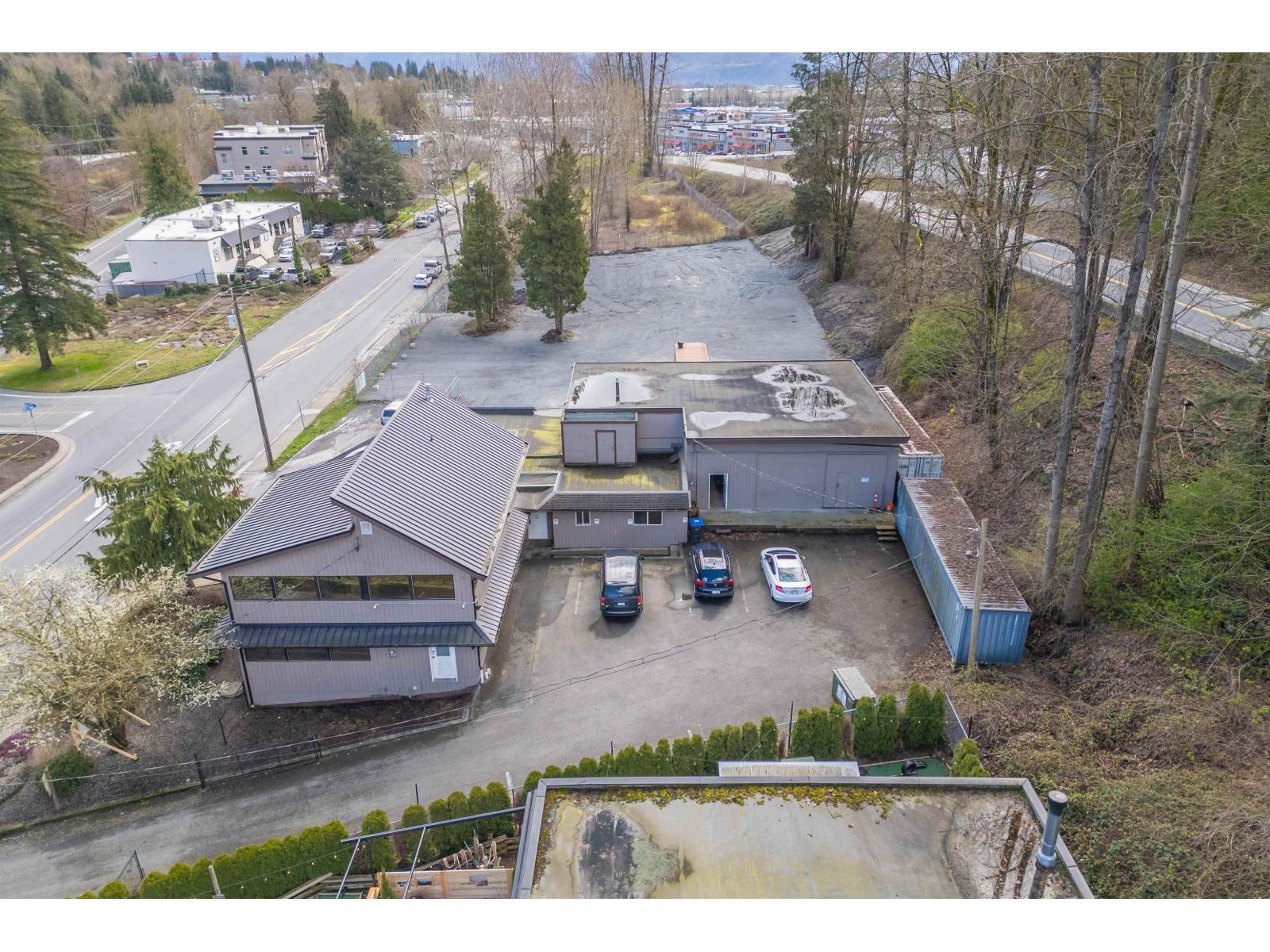 B 2265 W RAILWAY STREET Property Photo 1