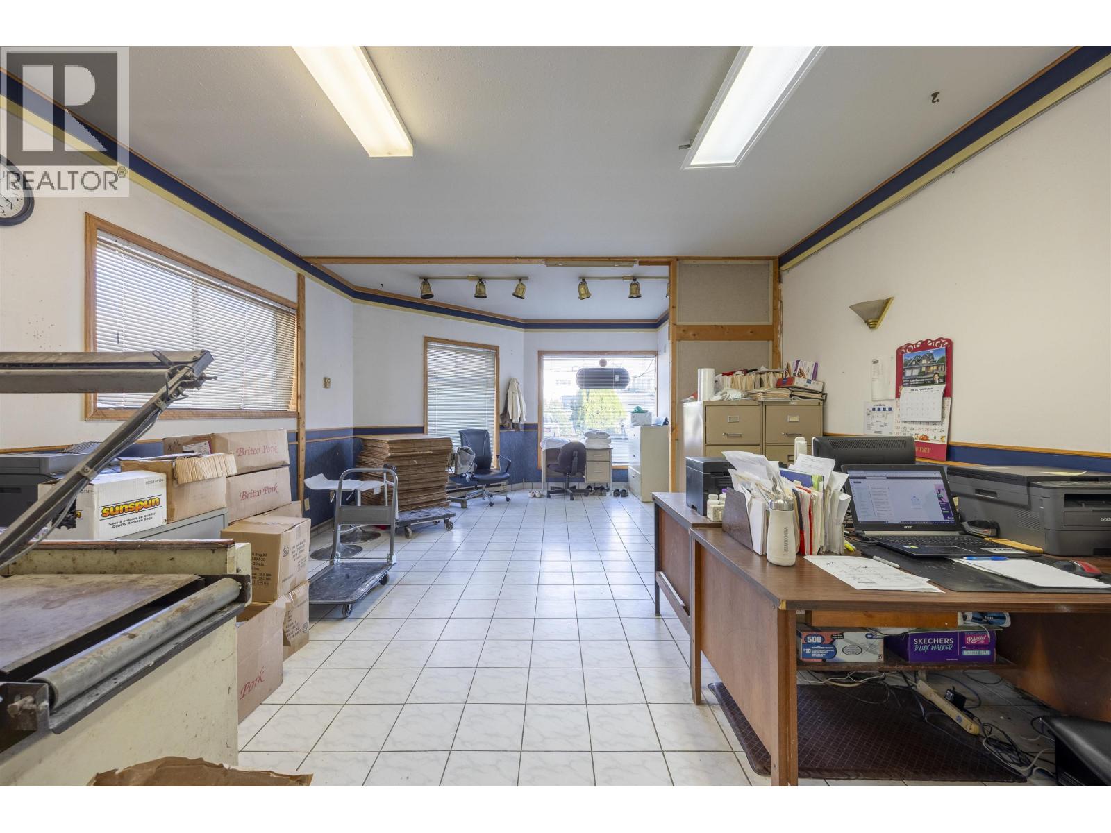 C8073069 Property Photo 8