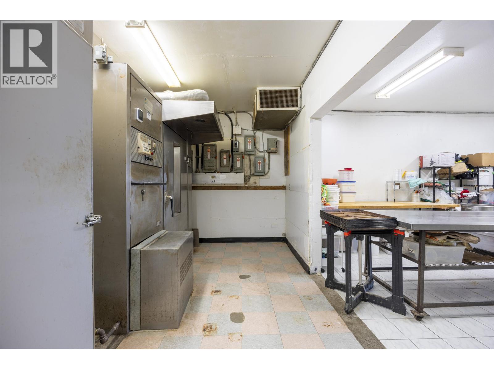 C8073069 Property Photo 11