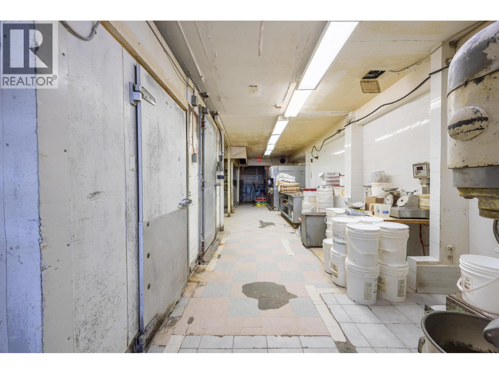 C8073069 Property Photo 14