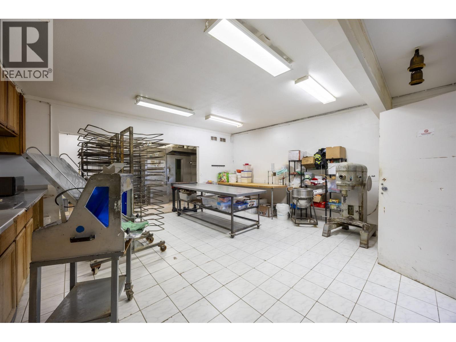 C8073069 Property Photo 22