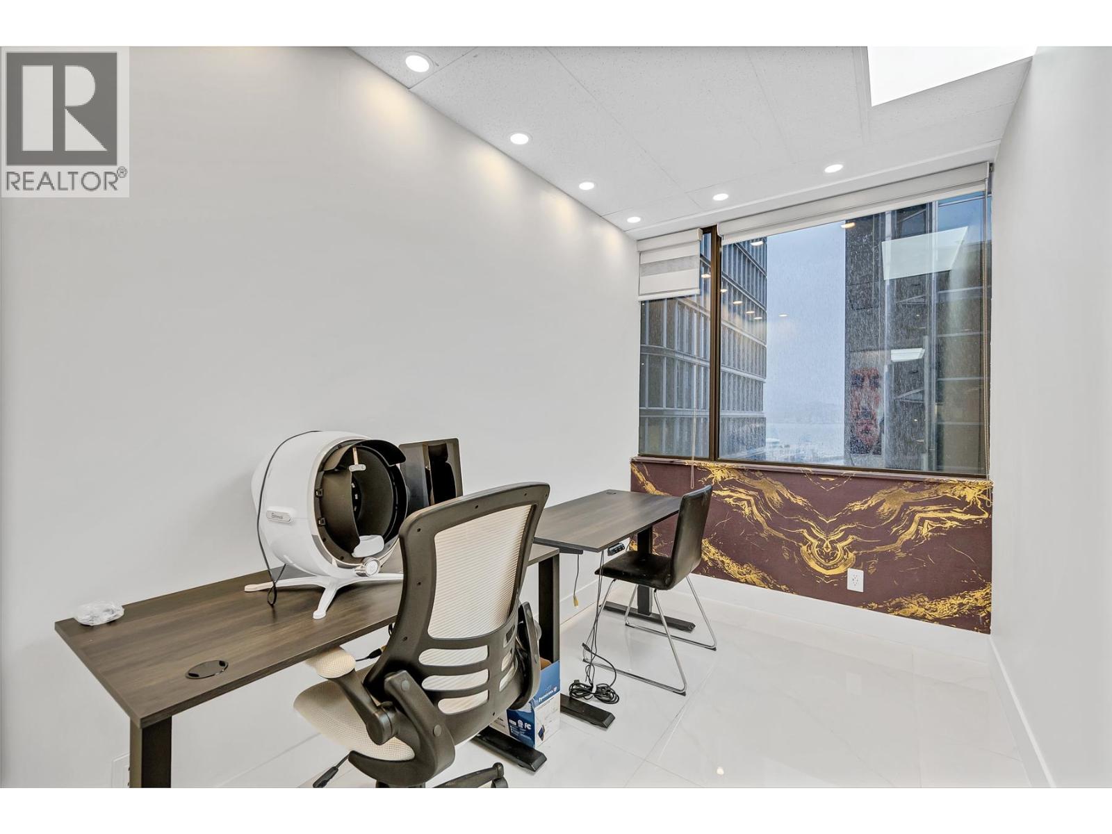 C8073859 Property Photo 12
