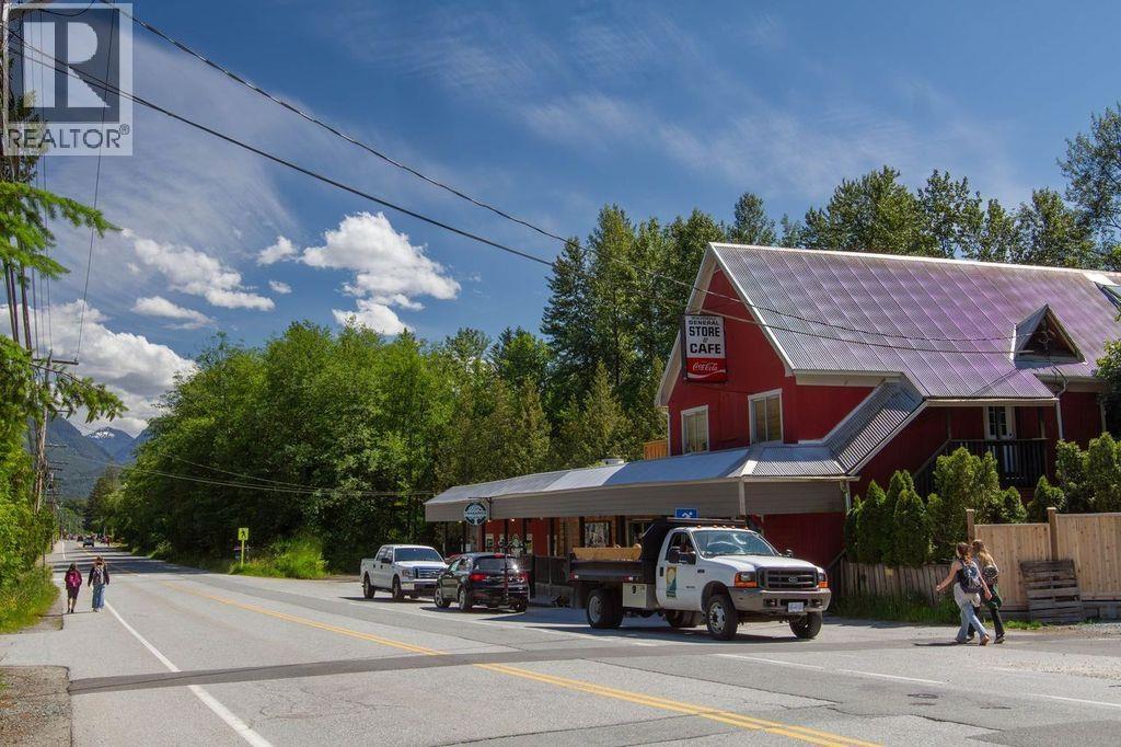 41655 Government Road Property Photo 3