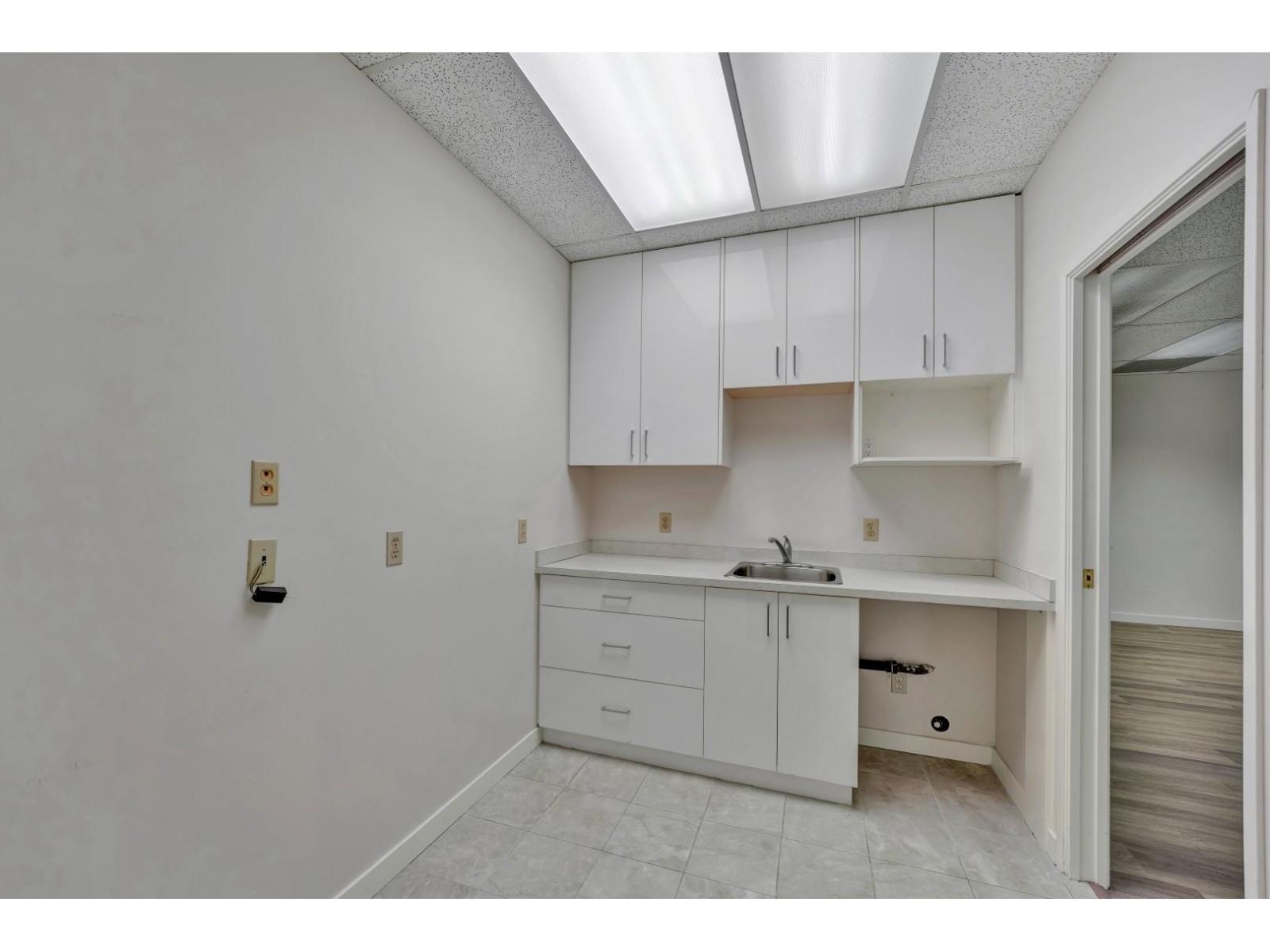 404 11861 88th Avenue Property Photo 14