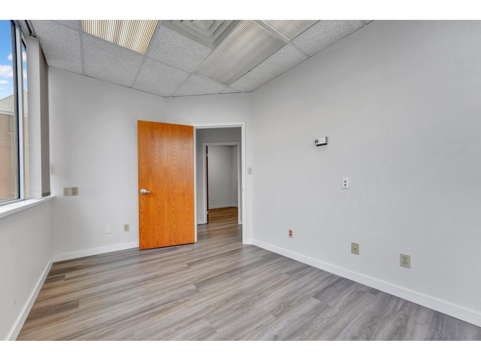 404 11861 88th Avenue Property Photo 23