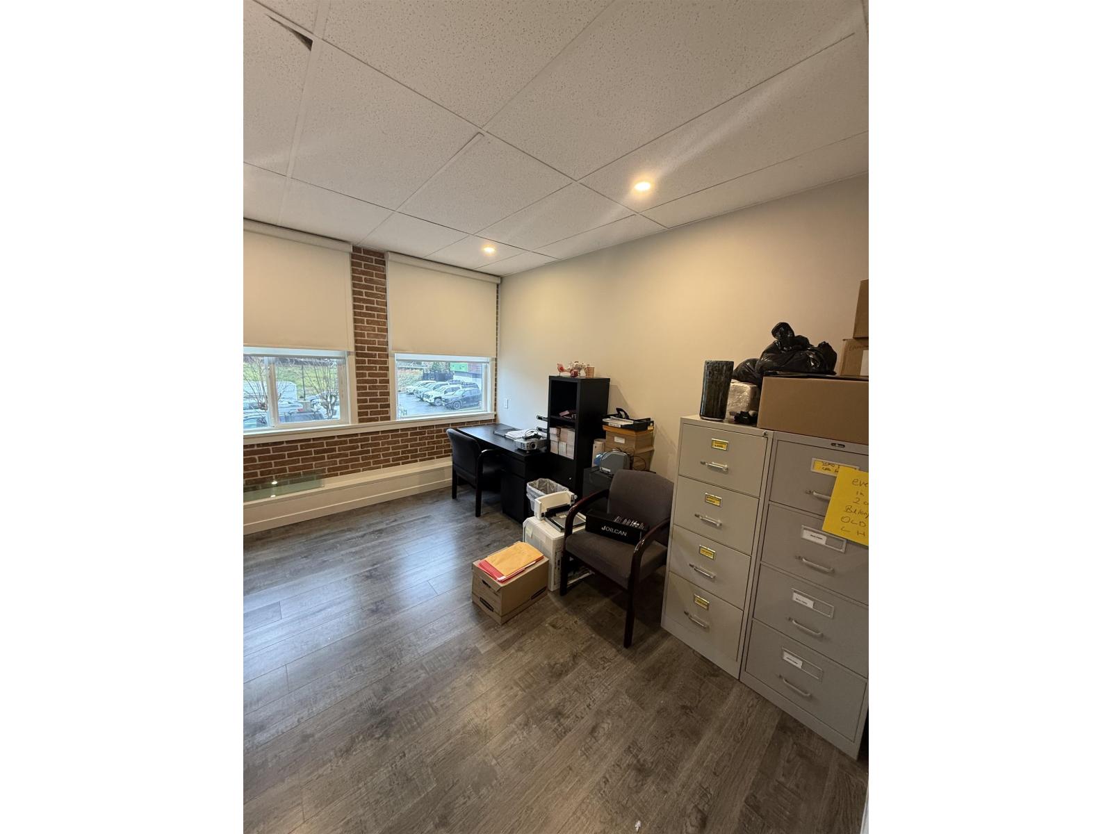 204 2469 MONTROSE AVENUE Property Photo 1