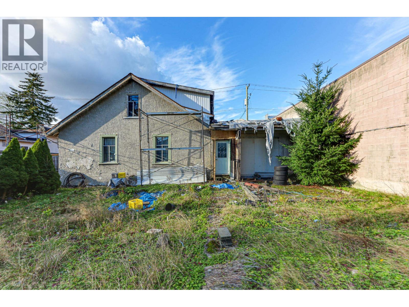 7474 Edmonds Street Property Photo 5
