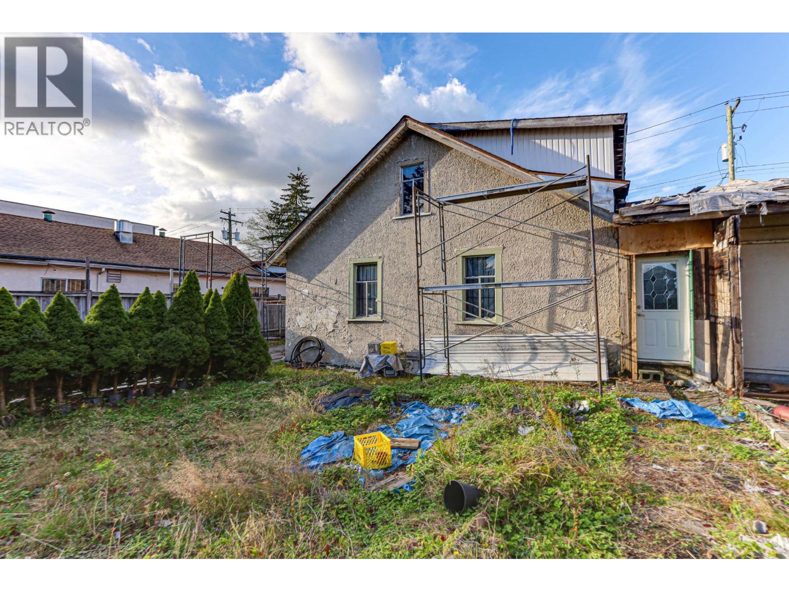 7474 Edmonds Street Property Photo 7