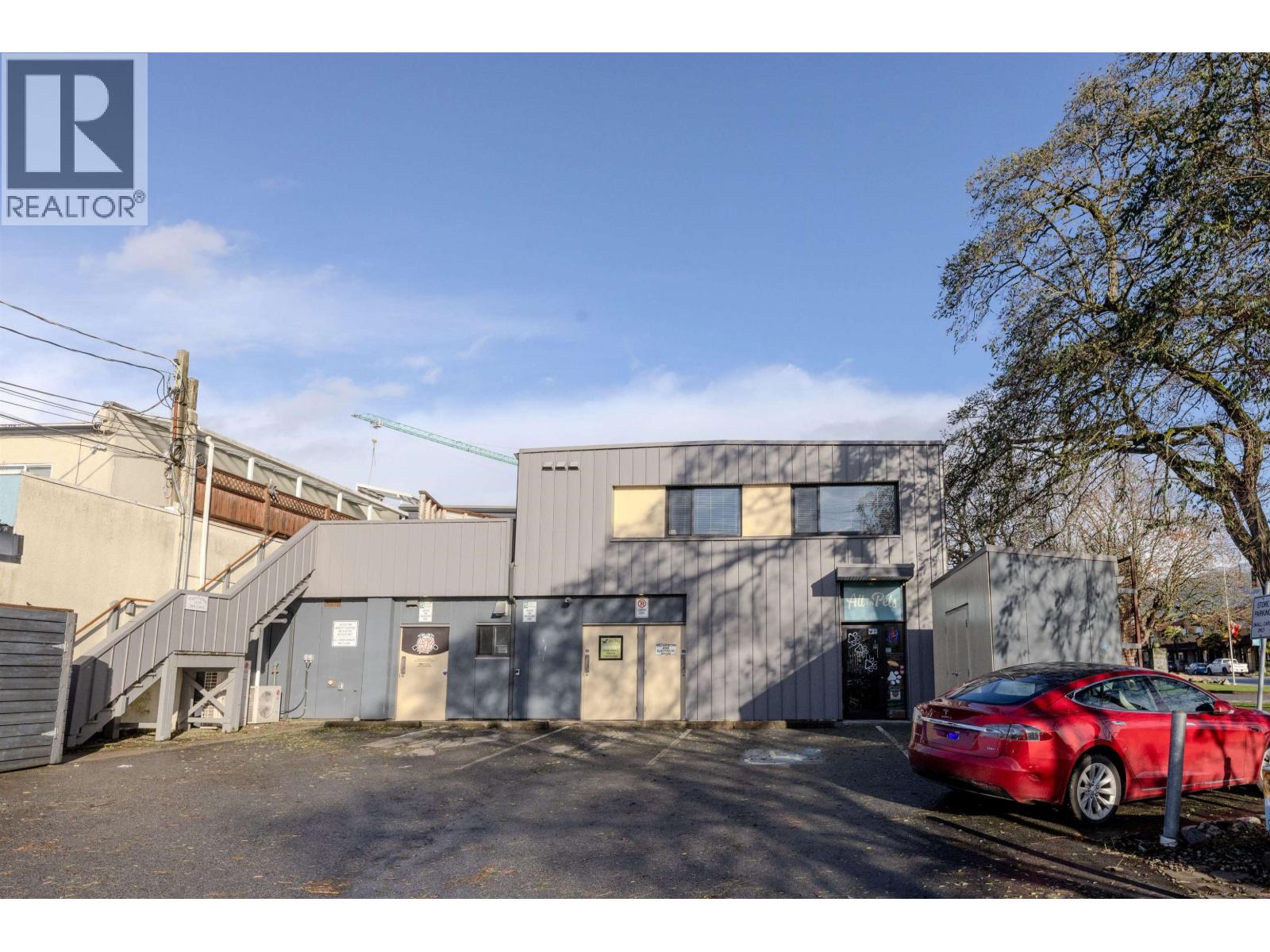 5641 Cowrie Street Property Photo 3