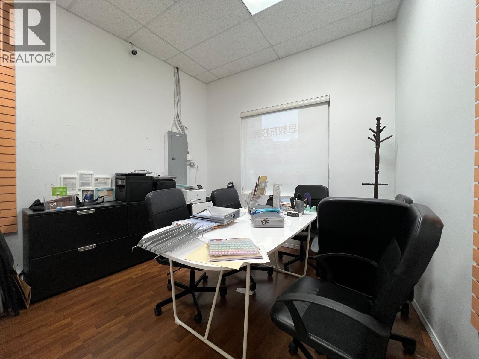 2615 4500 Kingsway Property Photo 4