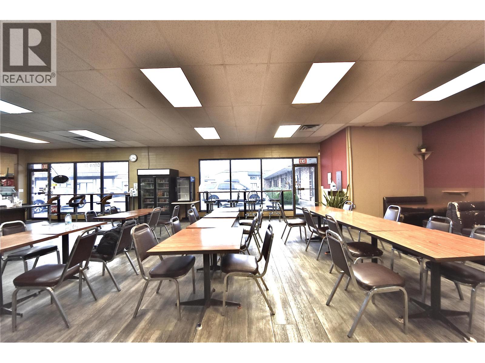 31-33 7621 Vantage Highway Property Photo 12