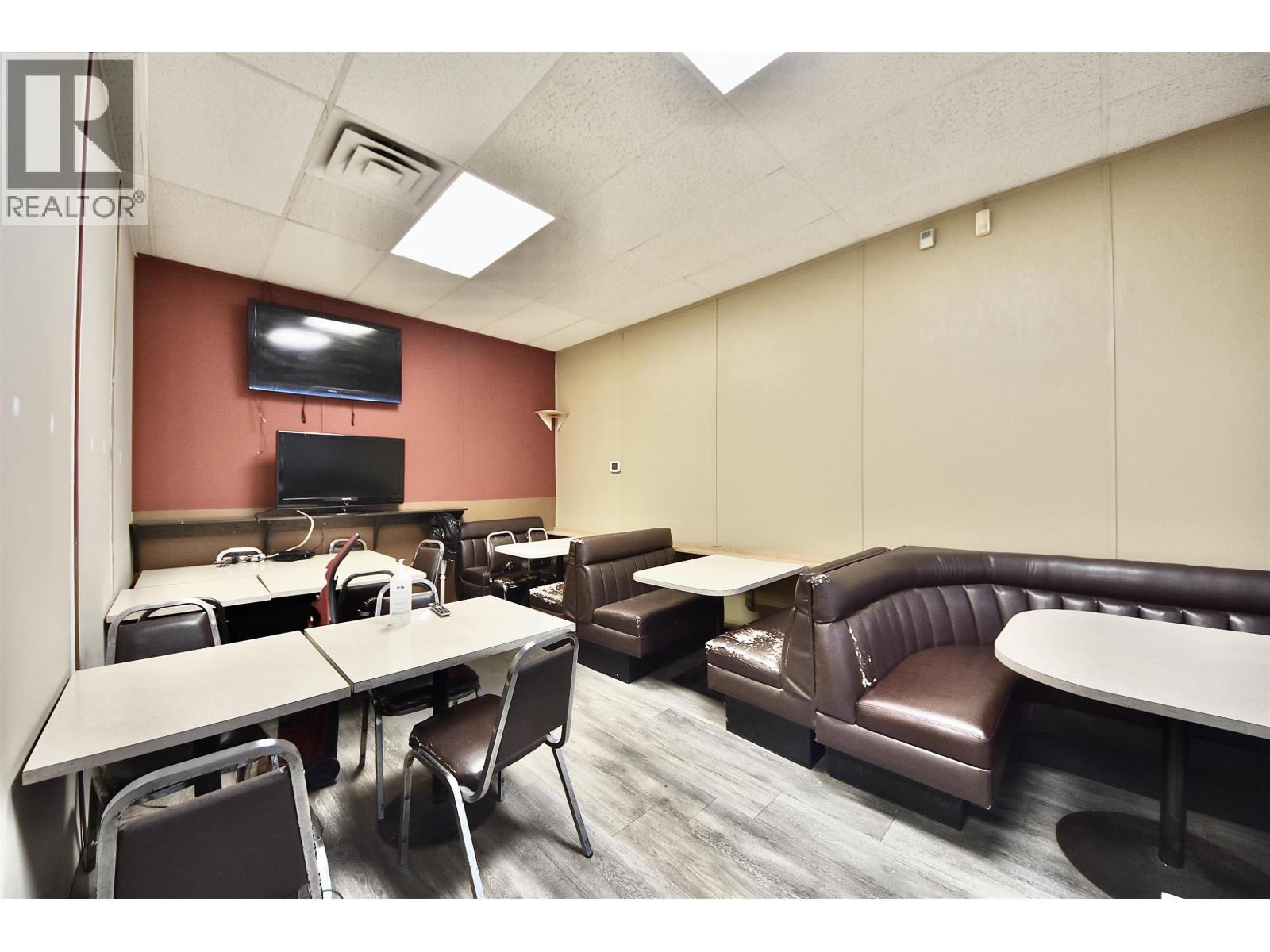31-33 7621 Vantage Highway Property Photo 19