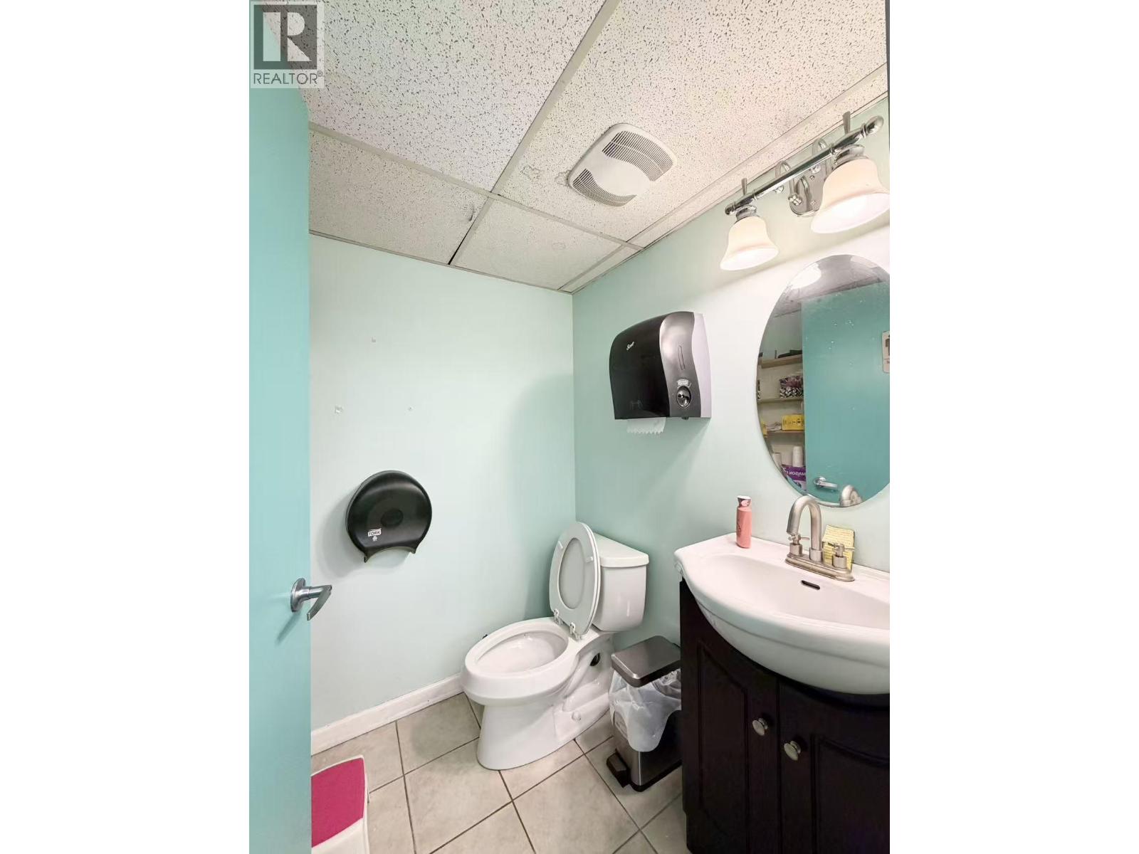 610 4400 Hazelbridge Way Property Photo 5